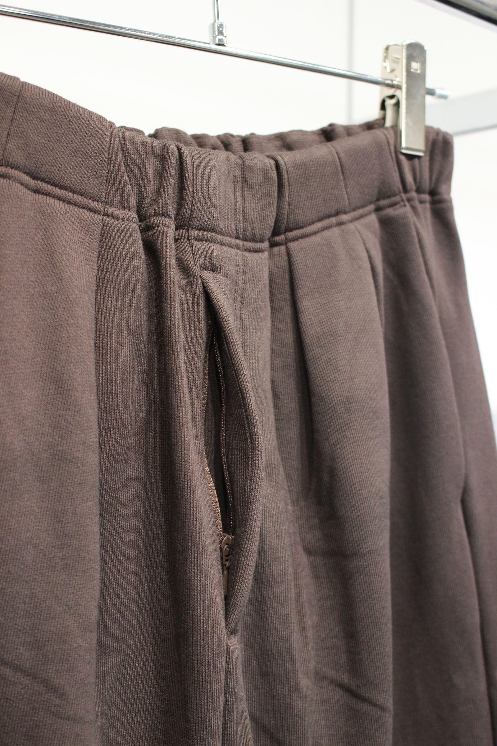 SWEAT SLACKS | BROWN | スウェットスラックス