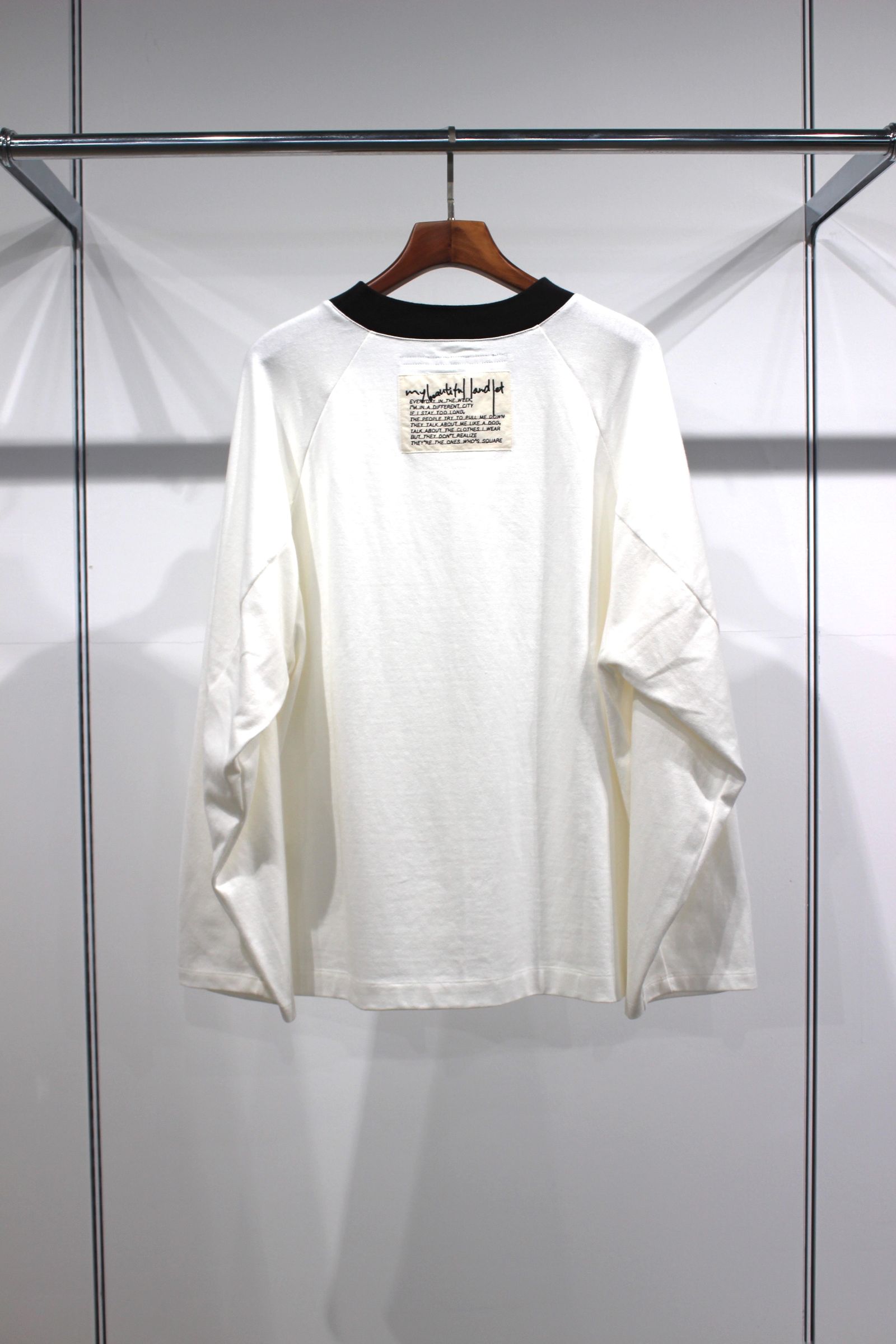TIGHT-SLITCHED KNITTED FABRIC RINGER L/S TEE/CHARCOAL