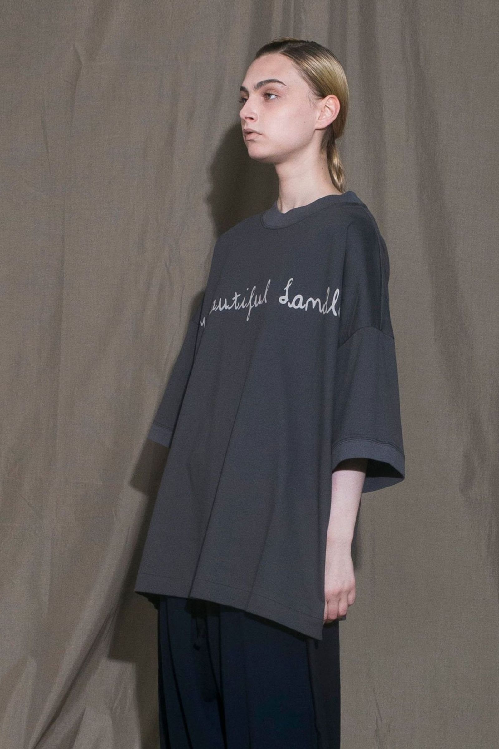 SUAI-SUAI JERSEY LOGO T-SHIRT/ビッグプリントTEE