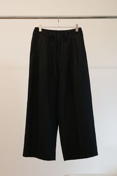 W/L WIDE EASY TUCK SLACKS | BLACK | スラックス