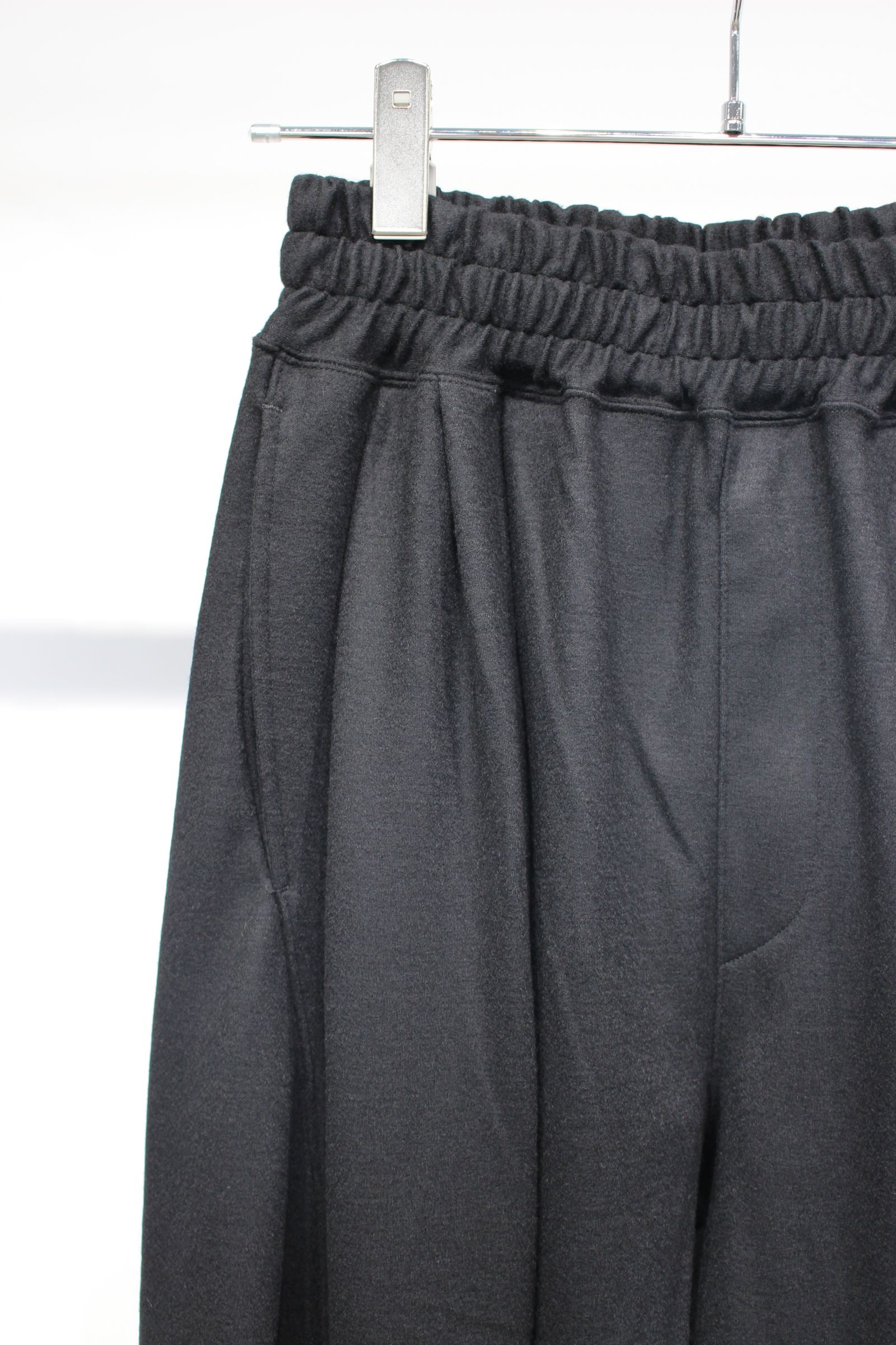 WIDE TUCK WOOL PANTS | BLACK | イージーパンツ