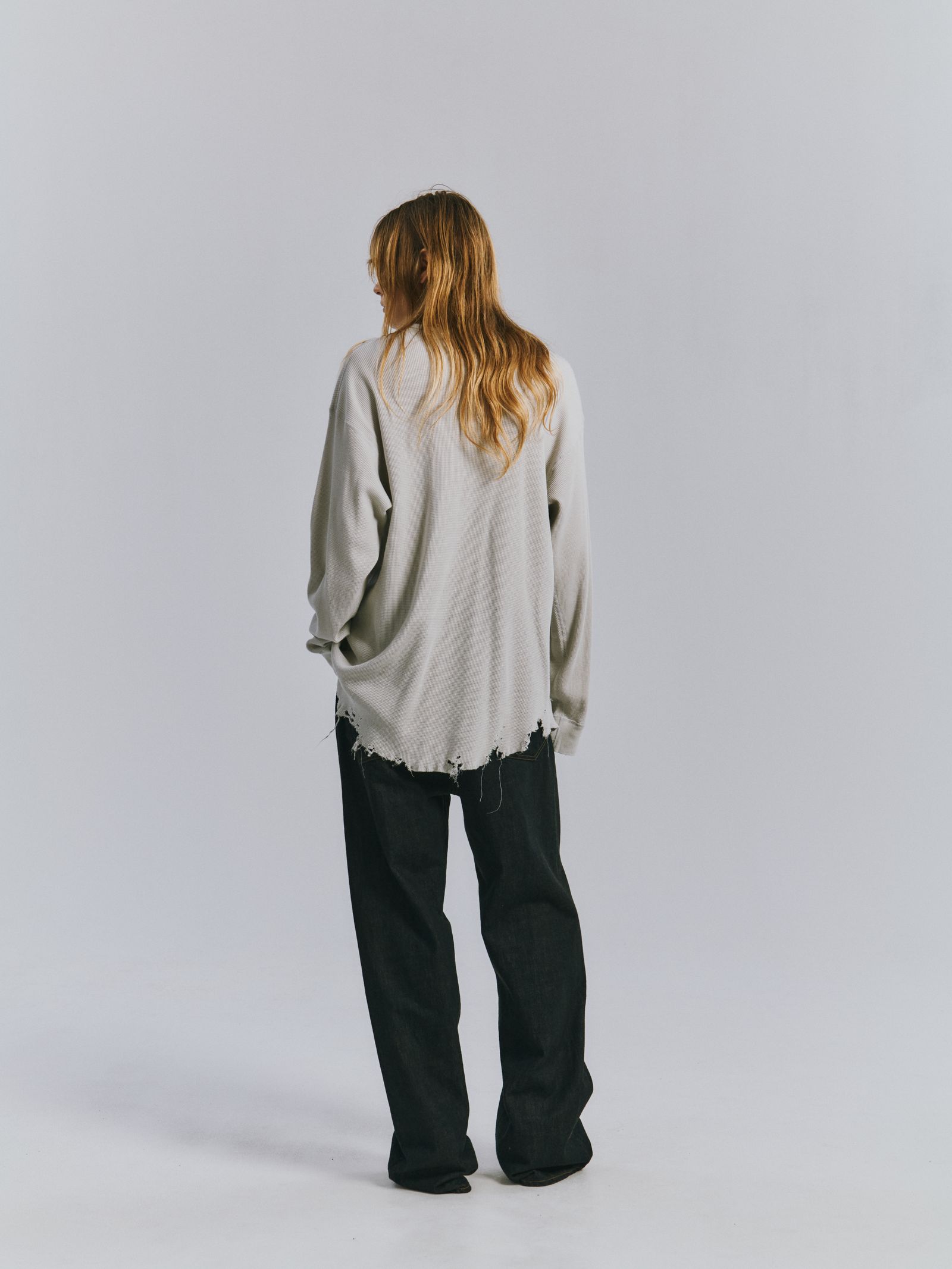 DAMAGE WAFFLE CREW LS | GREIGE | カットソー