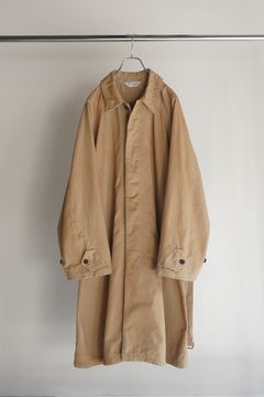 DRILL BALMACAAN COAT | BEIGE | コート