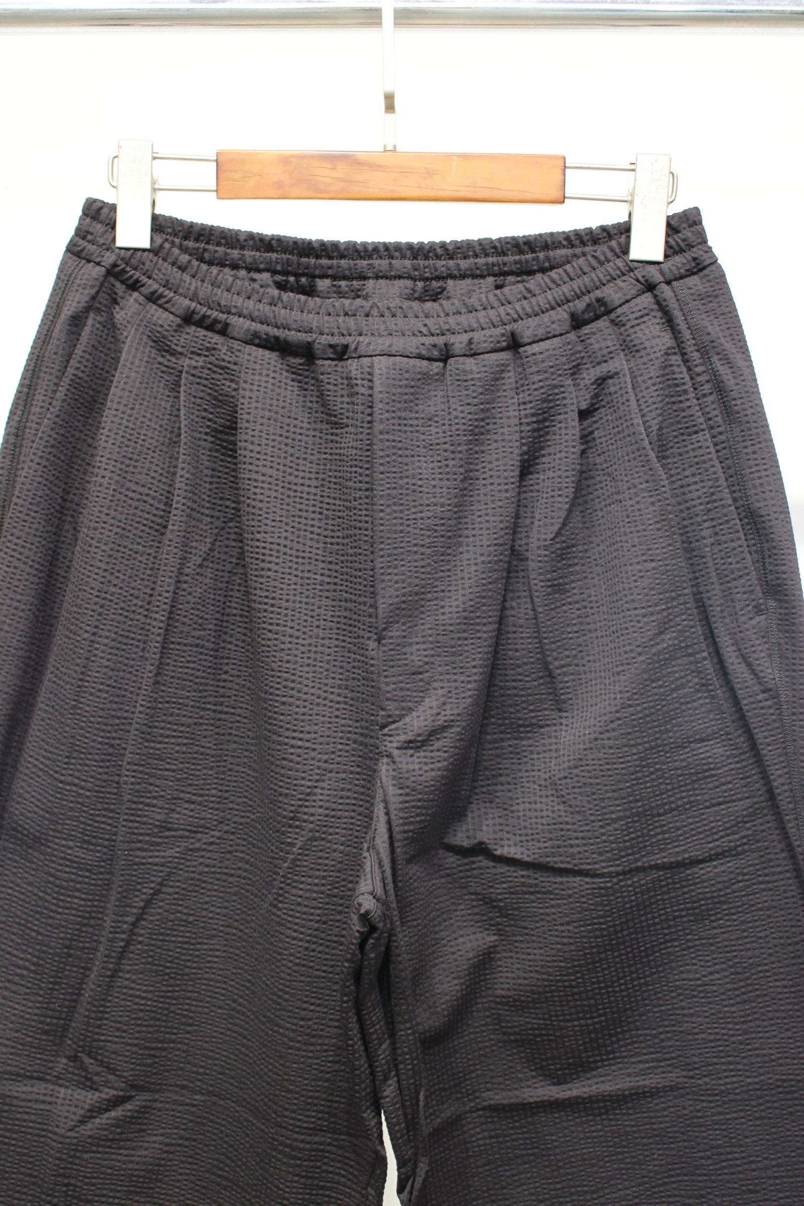 SEERSUCKER 3 TUCK PANTS | BLACK | イージーパンツ