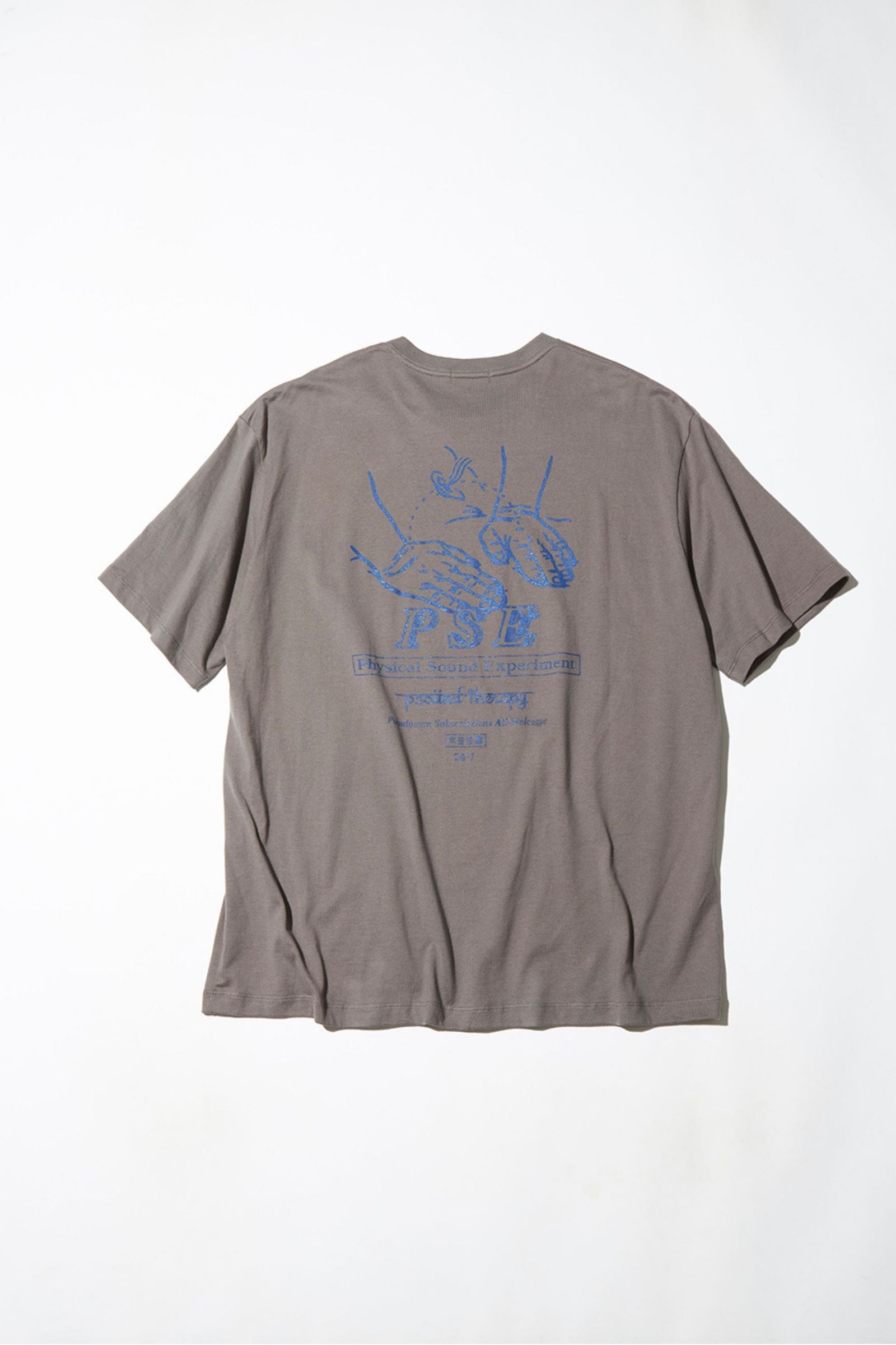 PRINTED CROSS NECK T-SHIRT SS -MASSAGE-/プリントカットソー