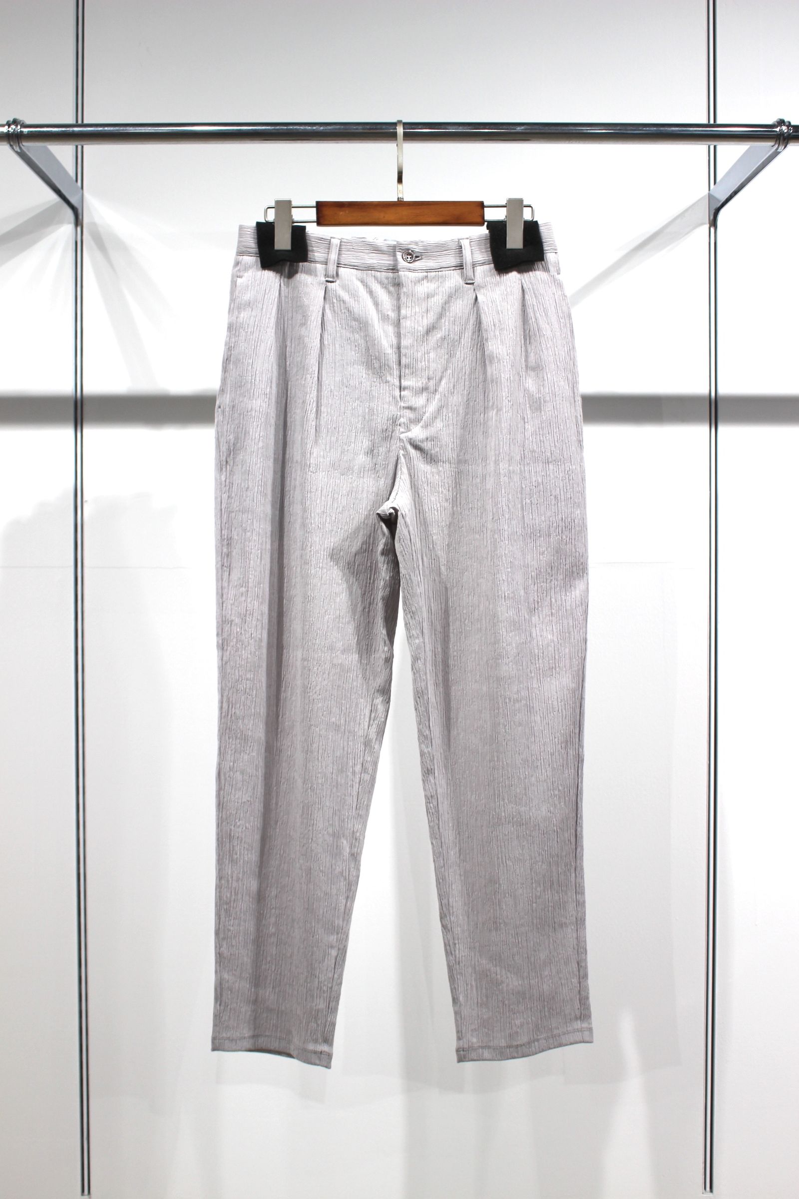 CURLY - YORYU CREPE TAPERED TROUSERS/NAVY | NapsNote