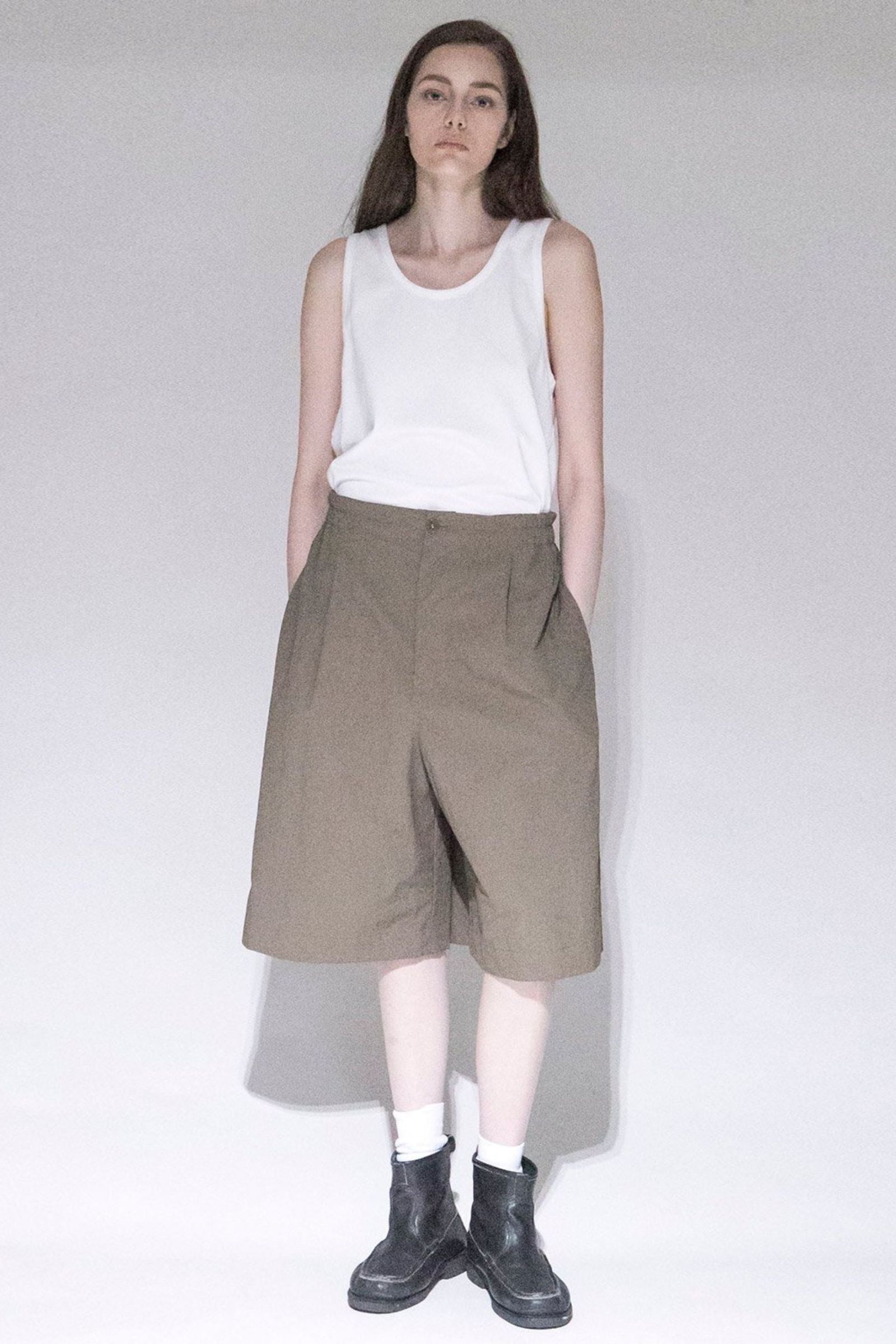 VOAAOV - Nylon Ripstop Taffeta Wide Short Pants/KHAKI | NapsNote