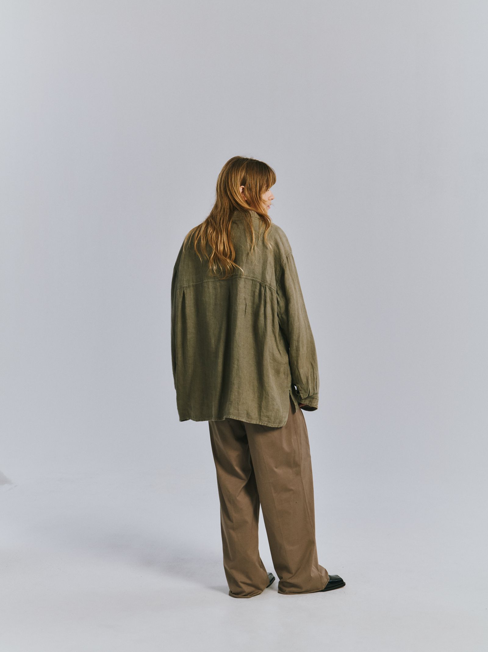 AGING LINEN CROSS-LINE SHIRT | KHAKI BEIGE | シャツ
