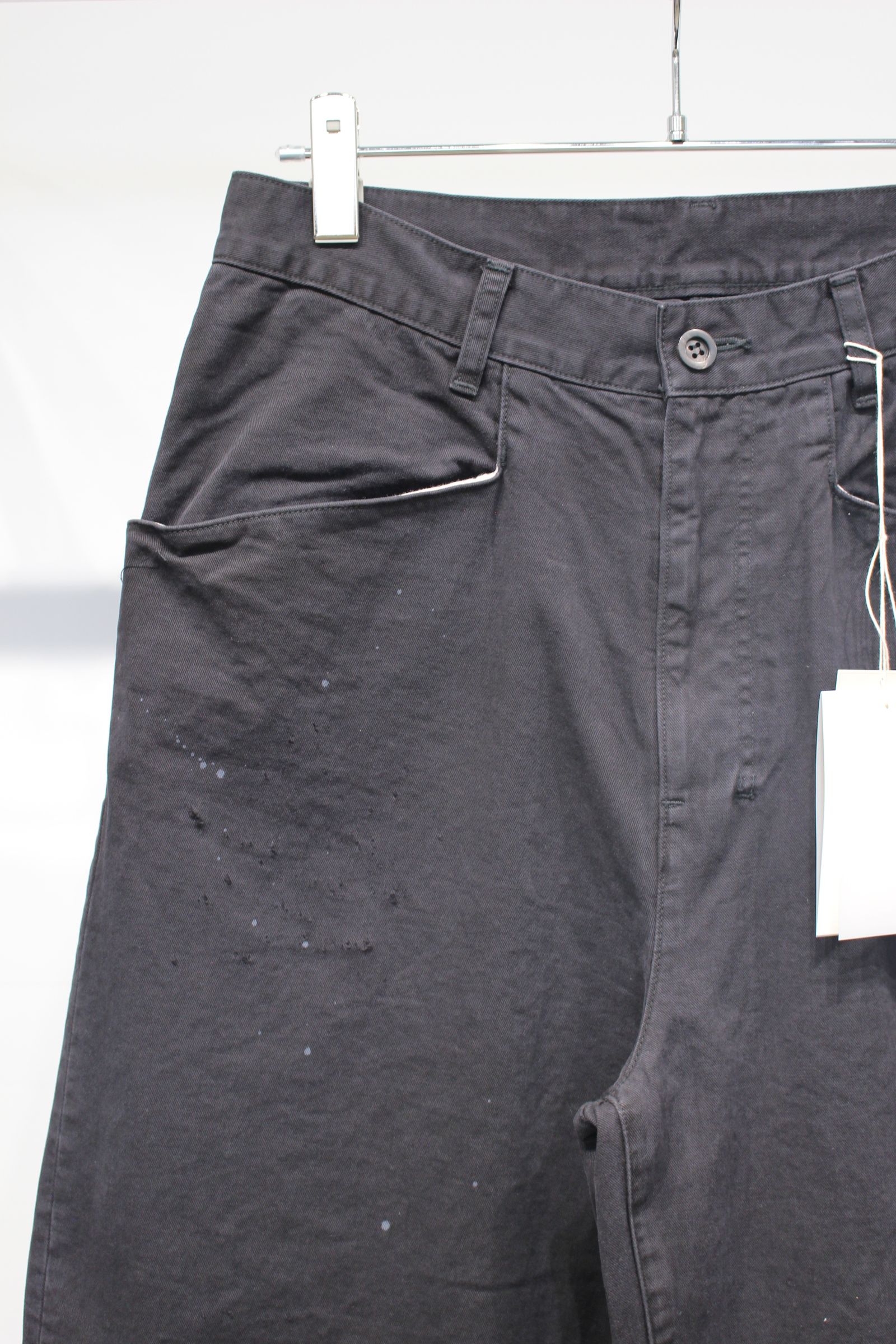 AGING CHINO SLACKS | BLACK | チノスラックス