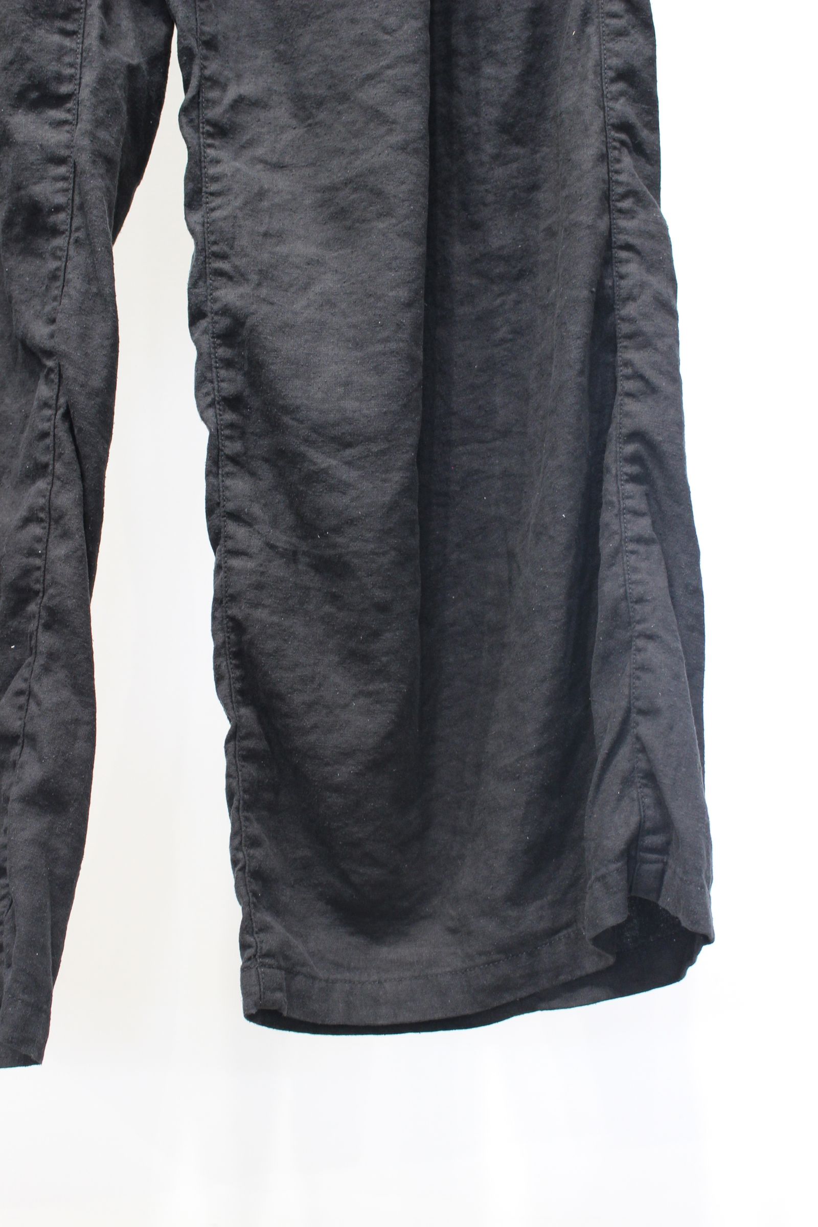 S/L TUCK EASY SLACKS | BLACK | スラックス