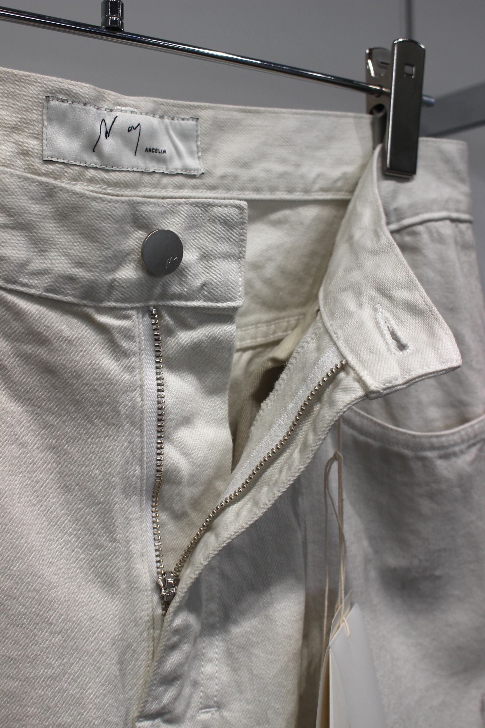 CUT-OFF LENGTH DENIM PANTS | WHITE | デニムパンツ