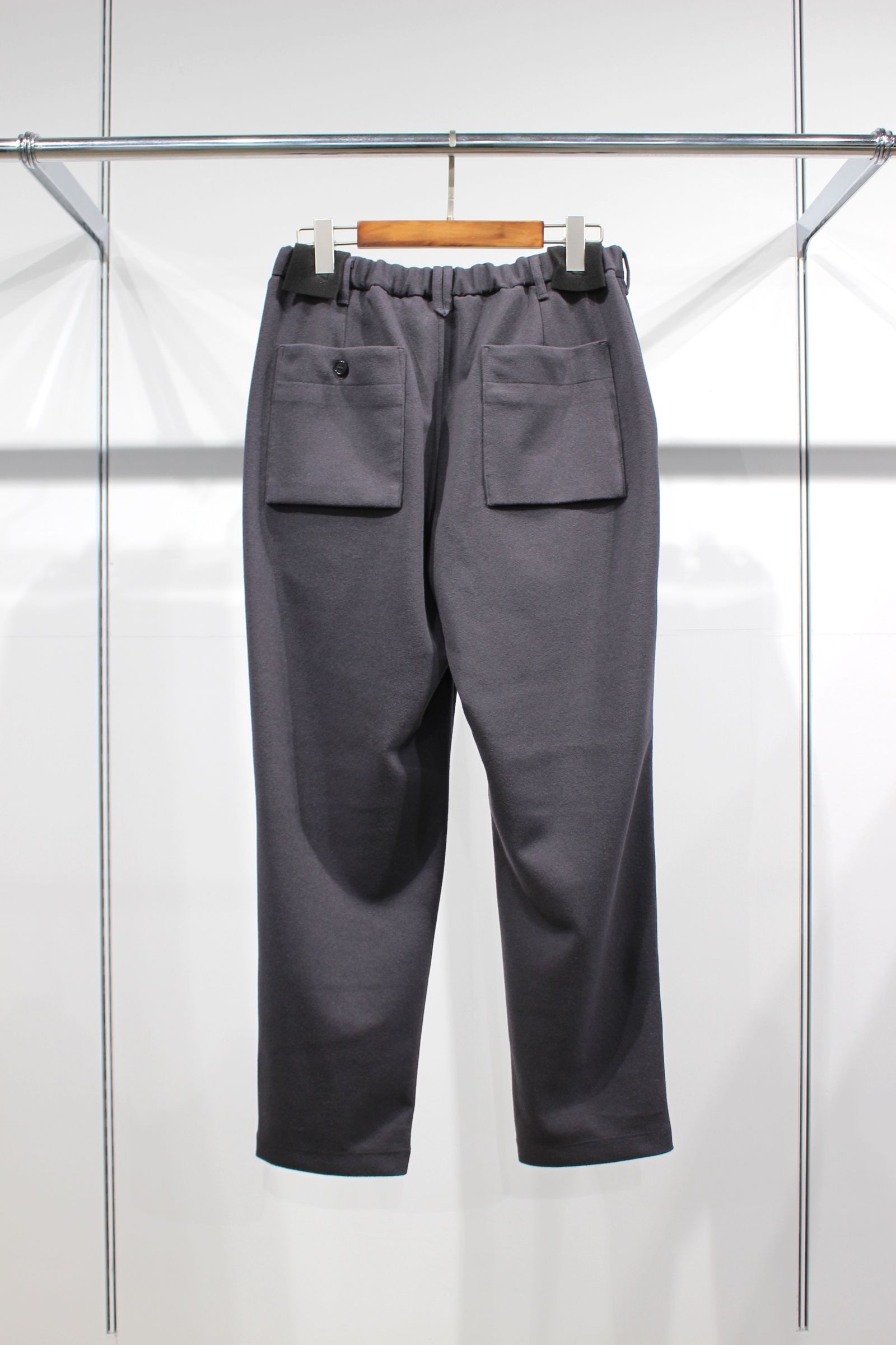 BOUCLE TAPERED TROUSERS/GRAY