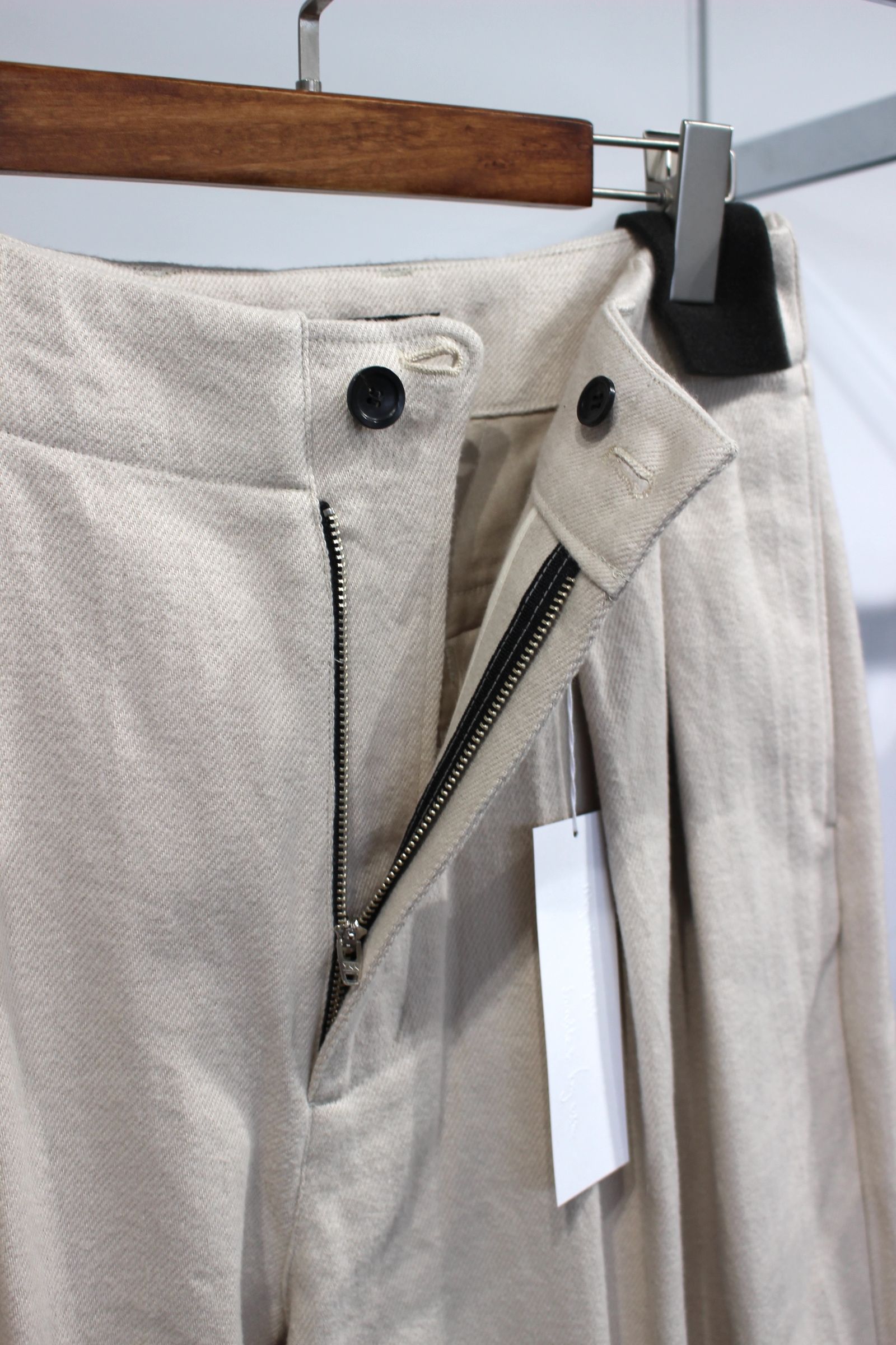 ORGANIC COTTON FLANNEL TUCK WIDE PANTS | LIGHT BEIGE | ワイドパンツ