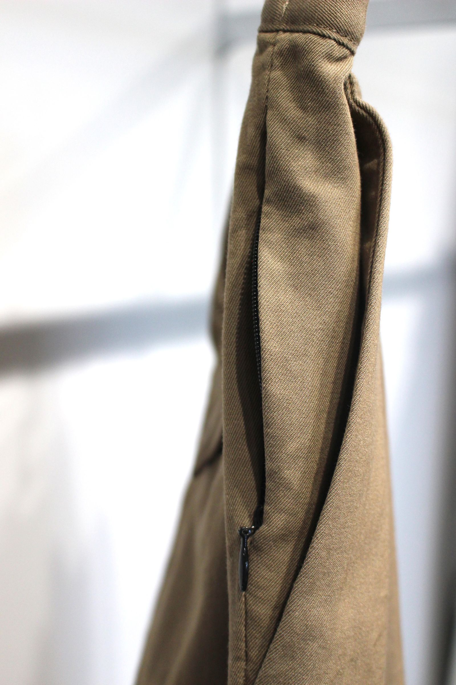W/C AGING SLACKS | BEIGE | スラックス
