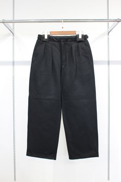 STRAIGHT SILHOUETTE TAB PANTS -solid-/BLACK