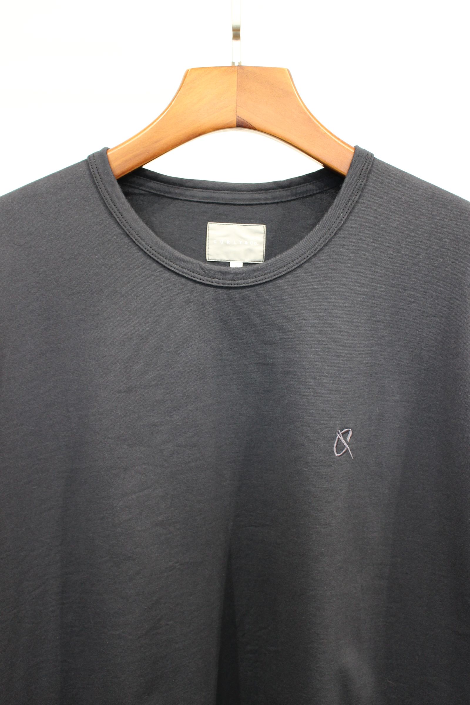 EMBROIDERY S/S TEE | GRAPHITE | Tシャツ