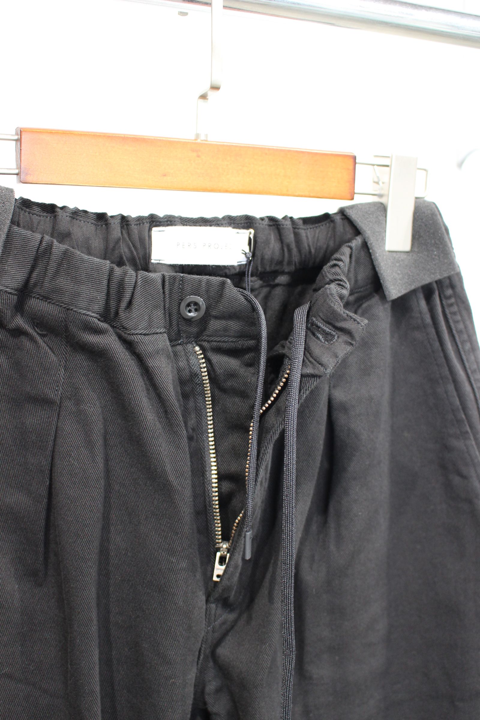 VICTOR EZ NARROW TROUSERS/テーパードイージーパンツ