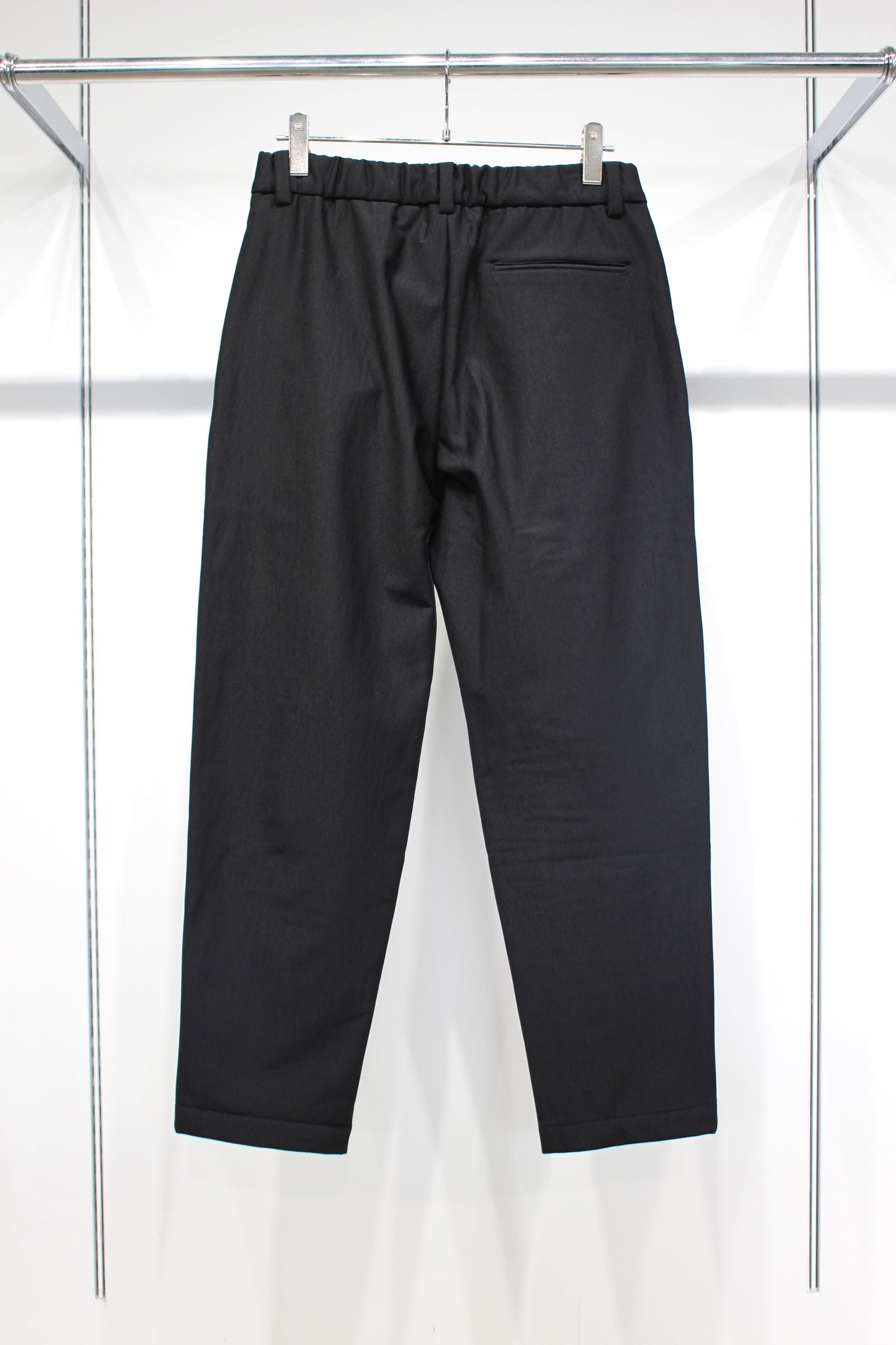 WARM TECH PREMIUM PANTS | COAL BLACK | テーパードパンツ
