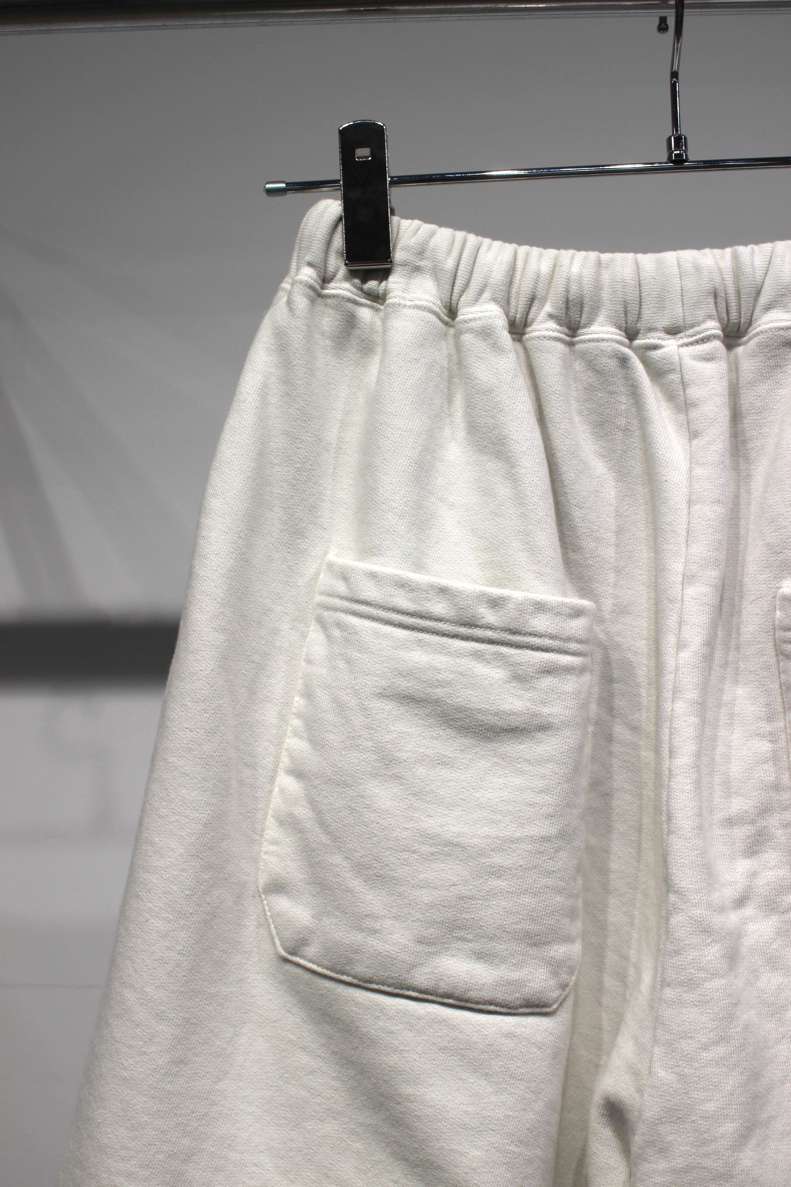 TUCK SWEAT SHORTS | WHITE | スウェットショーツ