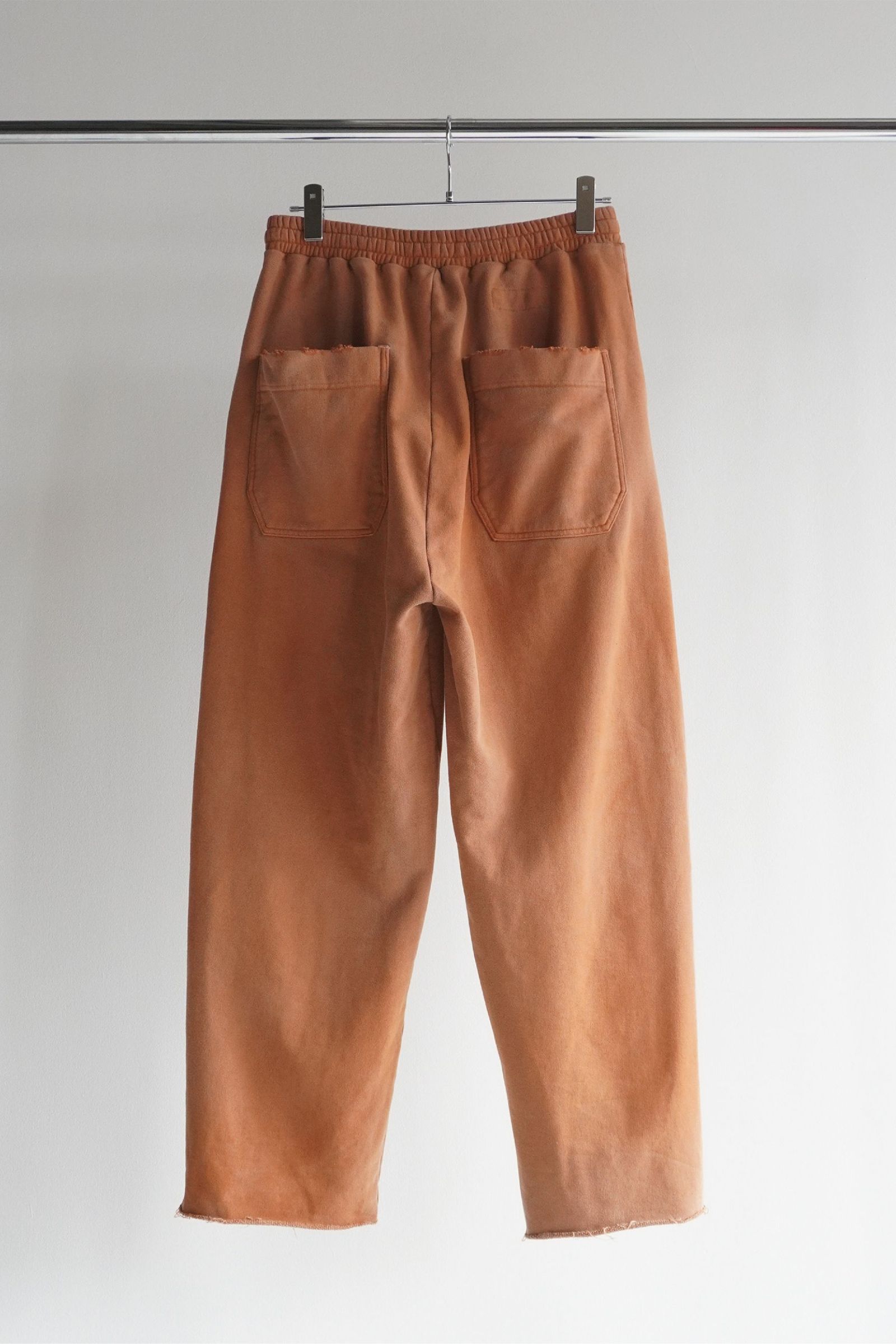 DYED SWEAT PANTS | TERRACOTTA | スウェットパンツ