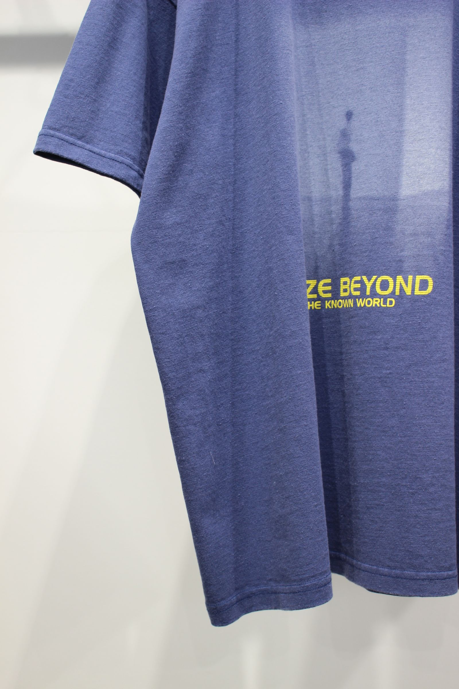 LOOSE FIT PRINT TEE : WE ARE ALL ALONE | BLUE | カットソー