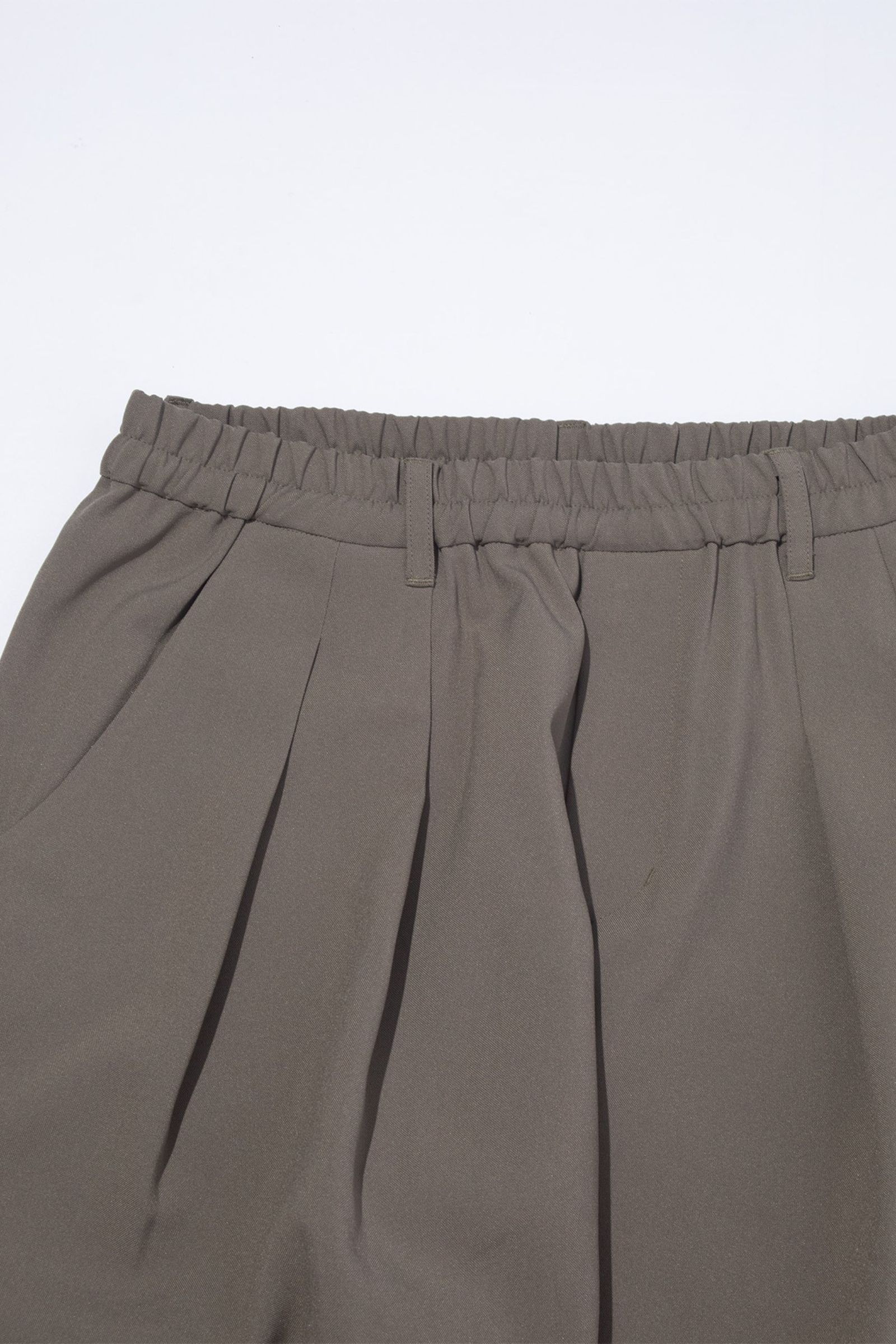 AIR BALLOON TROUSER | Beige | バルーンテーパードパンツ