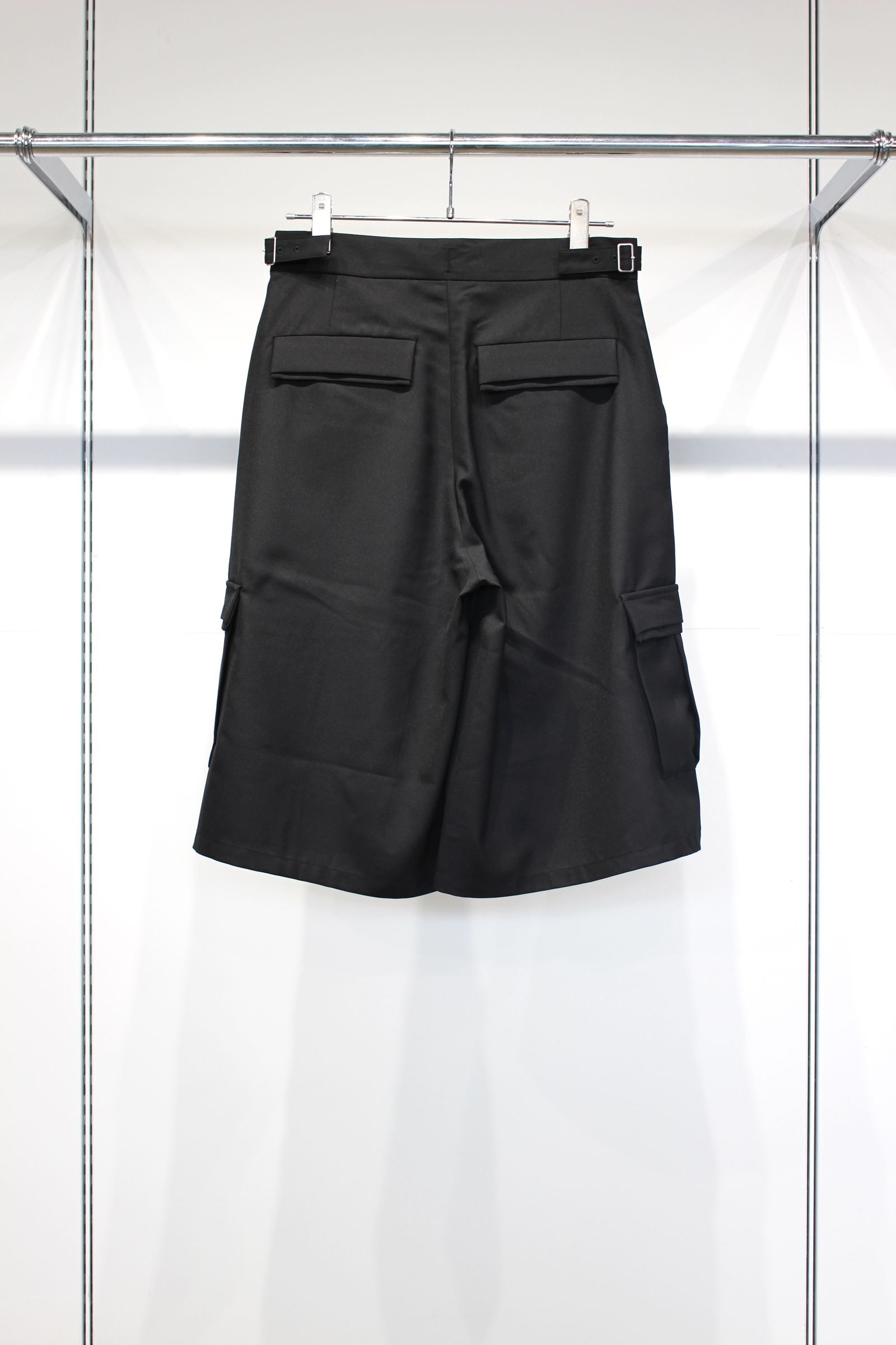 TWISTPOLYESTER WIDE SHORTS | Black | ワイドショーツ