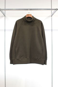 RAFFY TURTLE-NECK P/O | D.OLIVE | スウェット