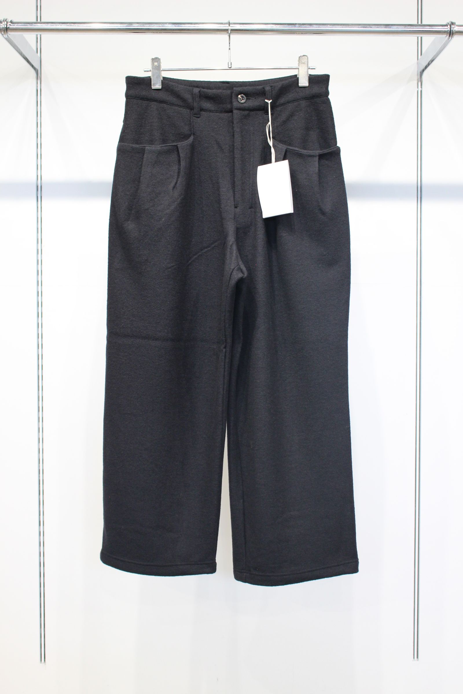 WOOL CUT WIDE TUCK SLACKS | NAVY | スラックス