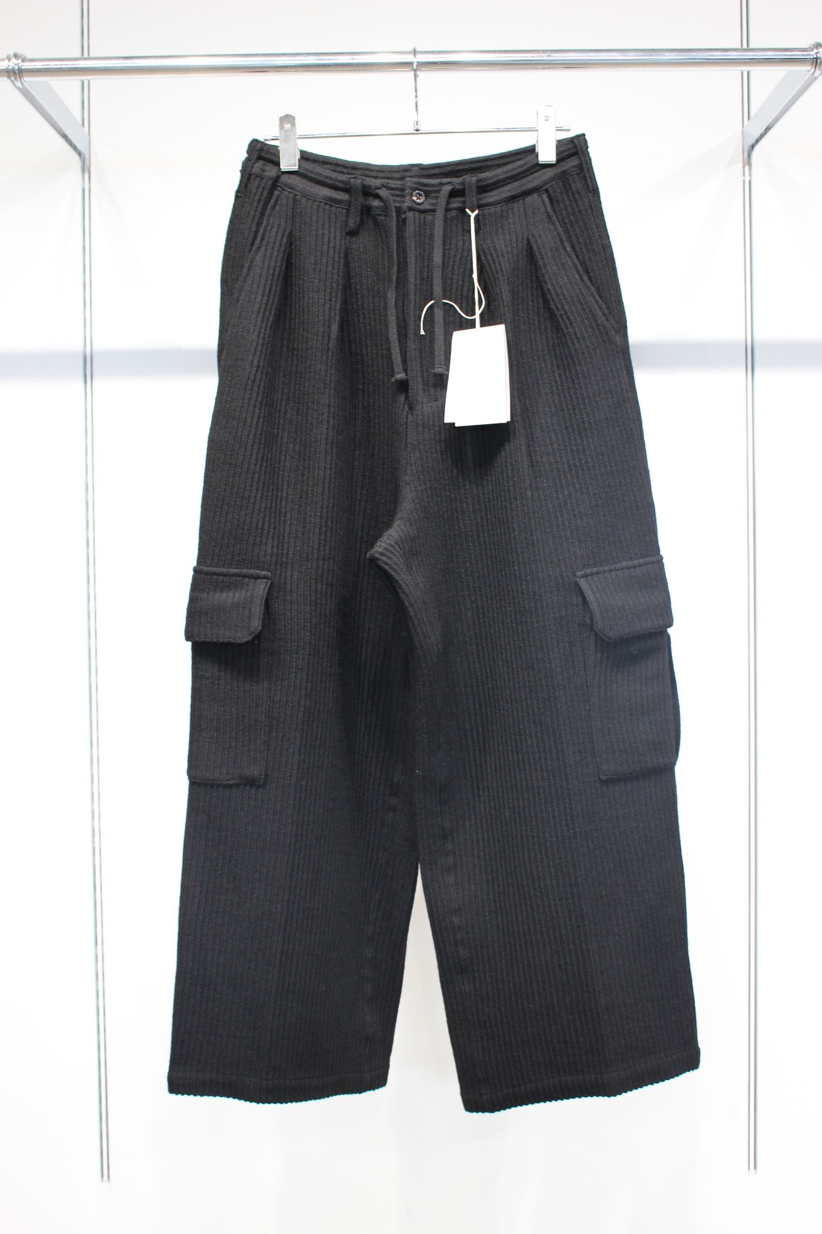 WOOL CORDUROY CARGO SLACKS | BLACK | スラックス