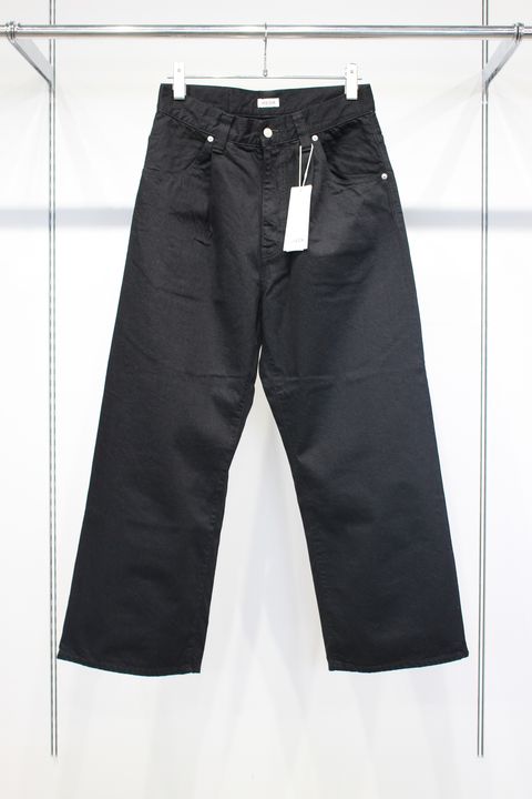 ONE TUCK DENIM PANTS | BLACK | デニム