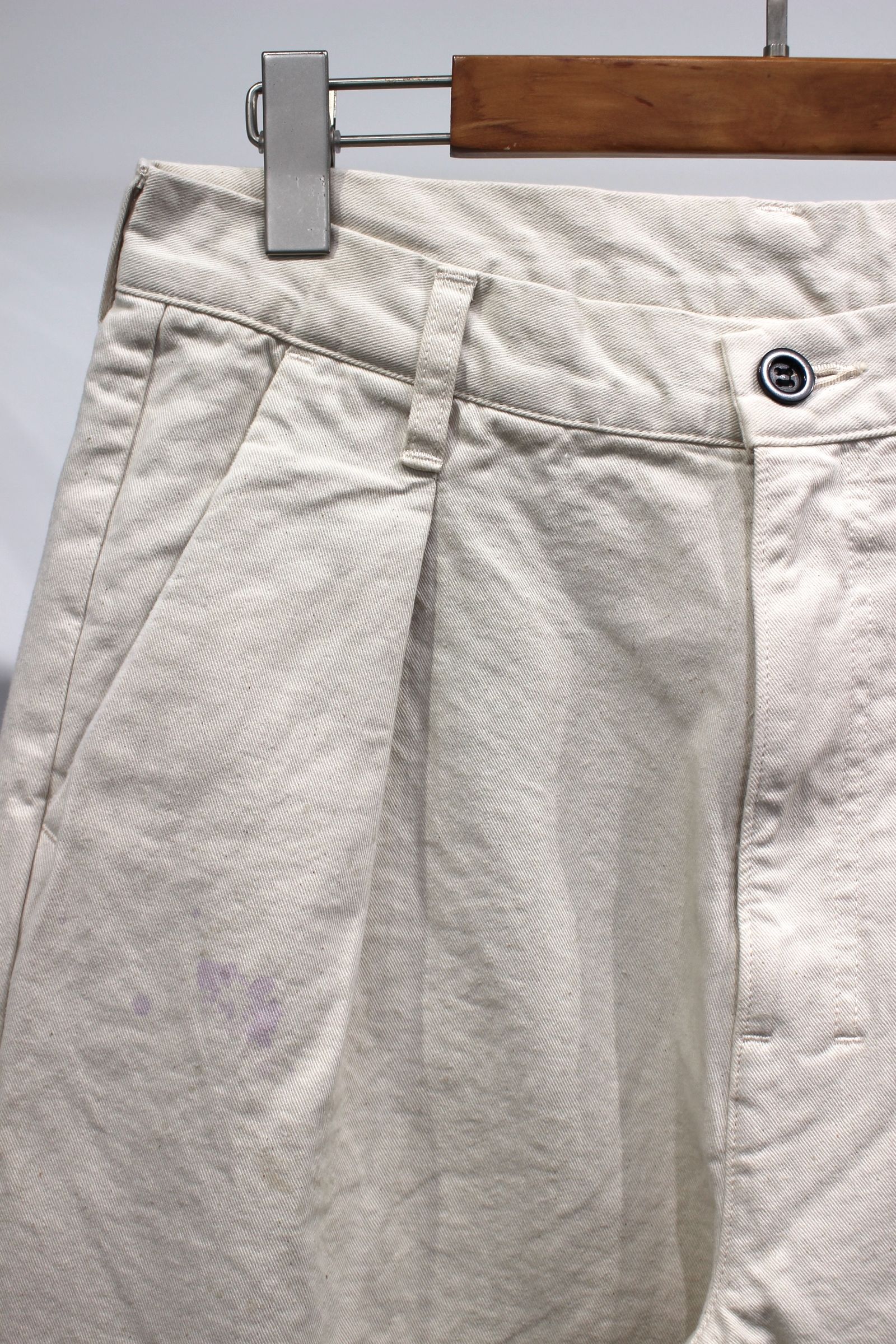 PAINT CHINO TROUSERS | IVORY | チノパン