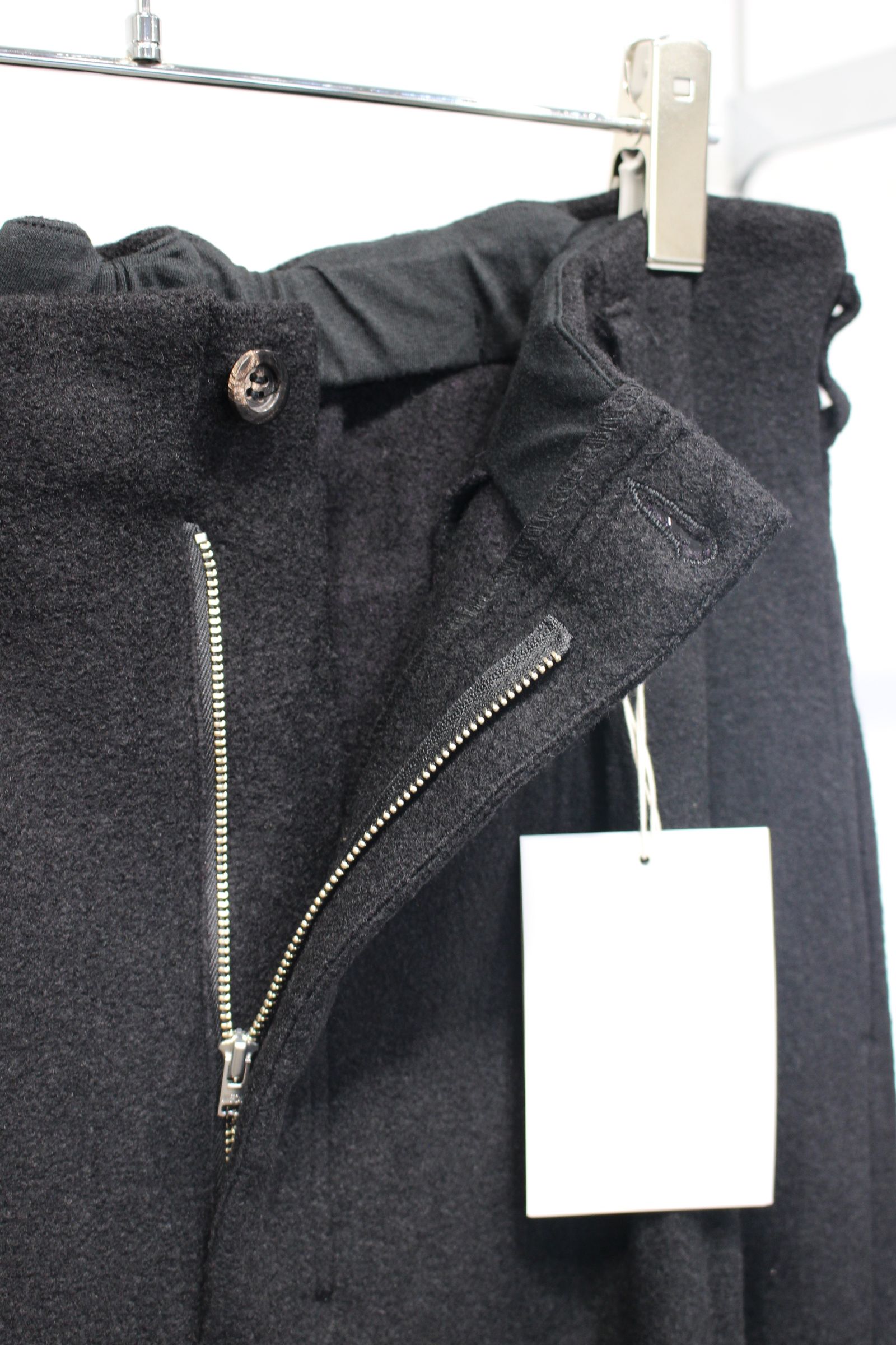 WOOL CUT SLACKS | BLACK | スラックス