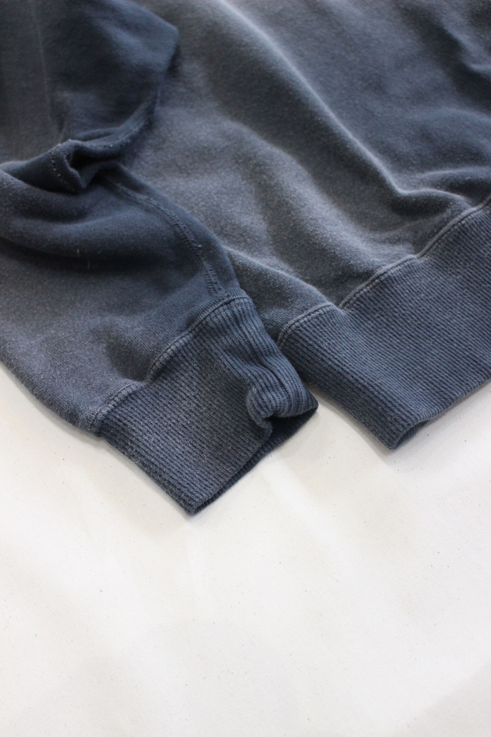 [ラスト1点] VINTAGE FADE BOTH V-GAZETTE SWEAT SHIRT | SUMI | スウェット