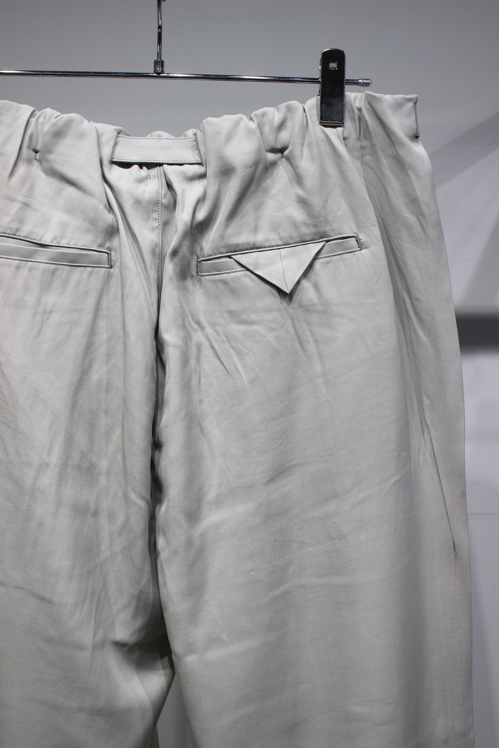 [ラスト1点] VISCOSE BELT-LESS TROUSERS | MINT | スラックス