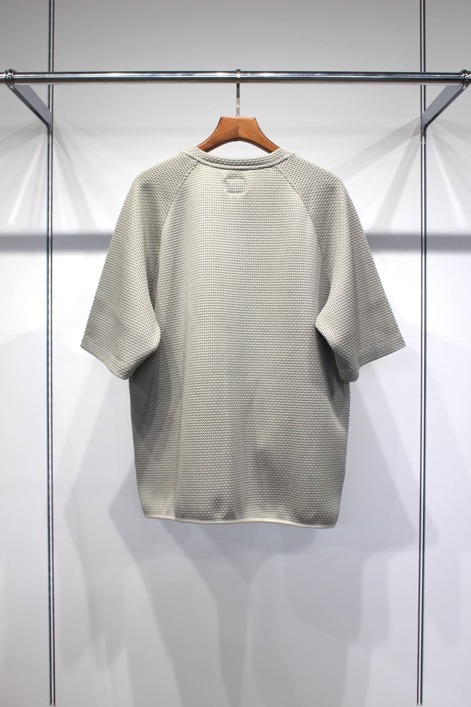 HONEYCOMB KNIT TEE | LIME BEIGE | カットソー