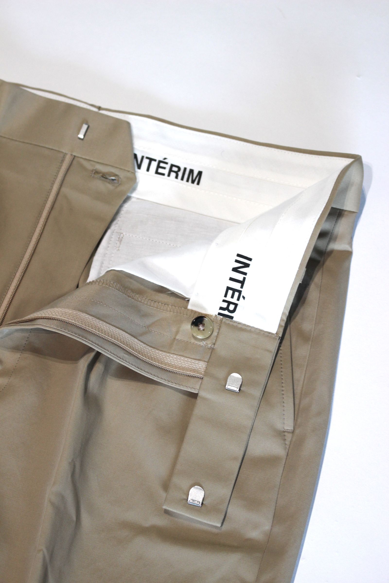 HIGH-COUNT VENTILE 1-TUCK SLACKS/テーパードスラックス