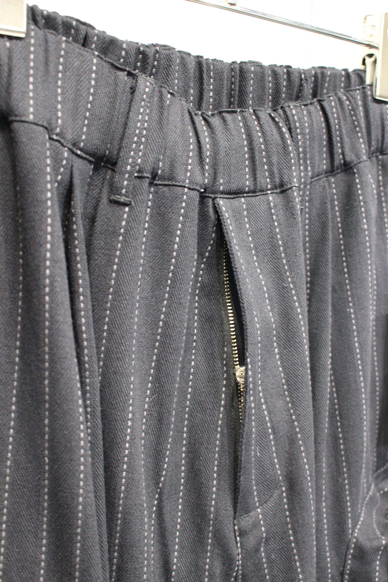 DOBBYSTRIPE / HERRINGBONE WIDE CARGO PANTS | BLACK | ワイドパンツ