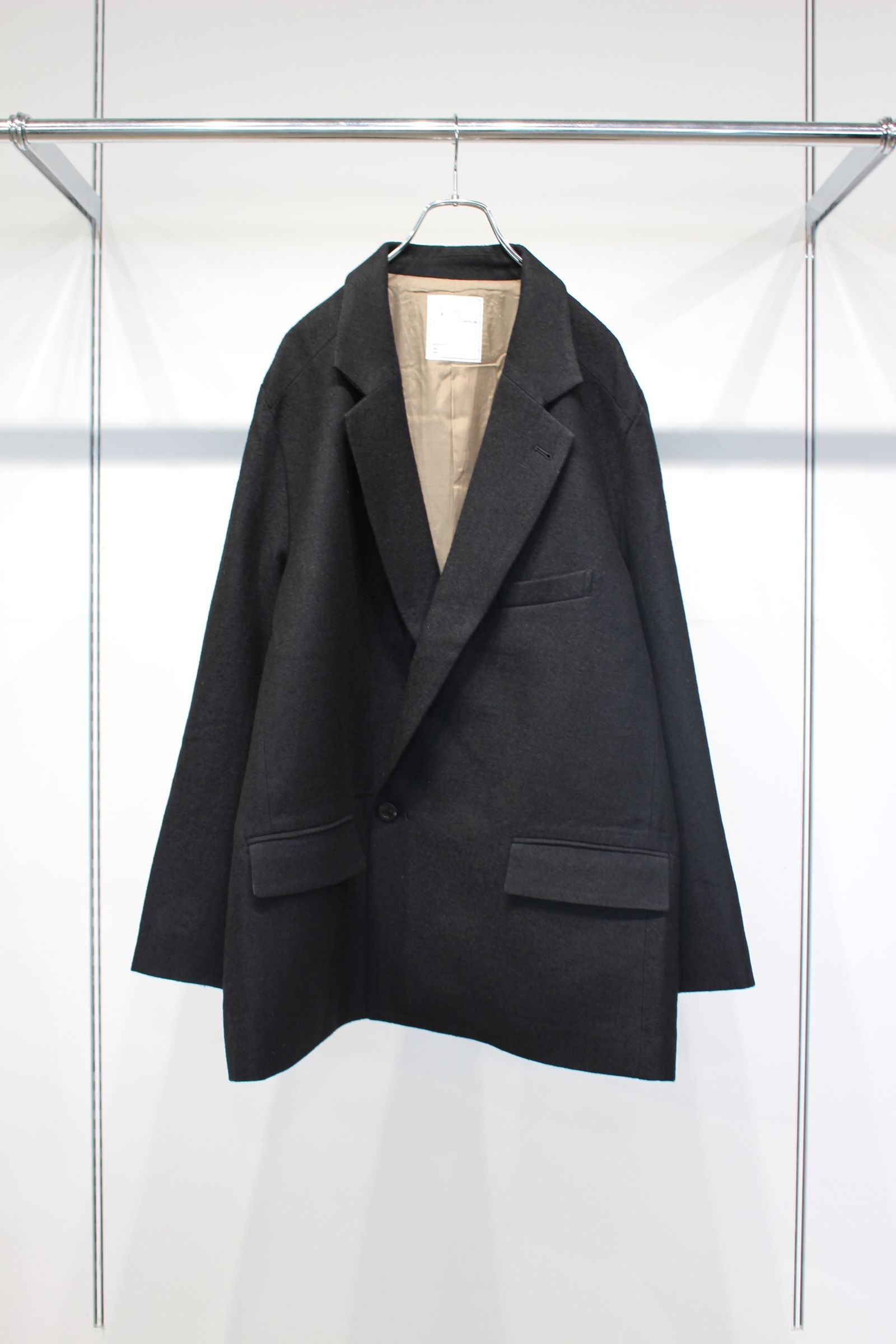 SEMI-DOUBLE TAILORED JACKET | SHRINK WOOL WIDE SLACKS | BLACK | セットアップ