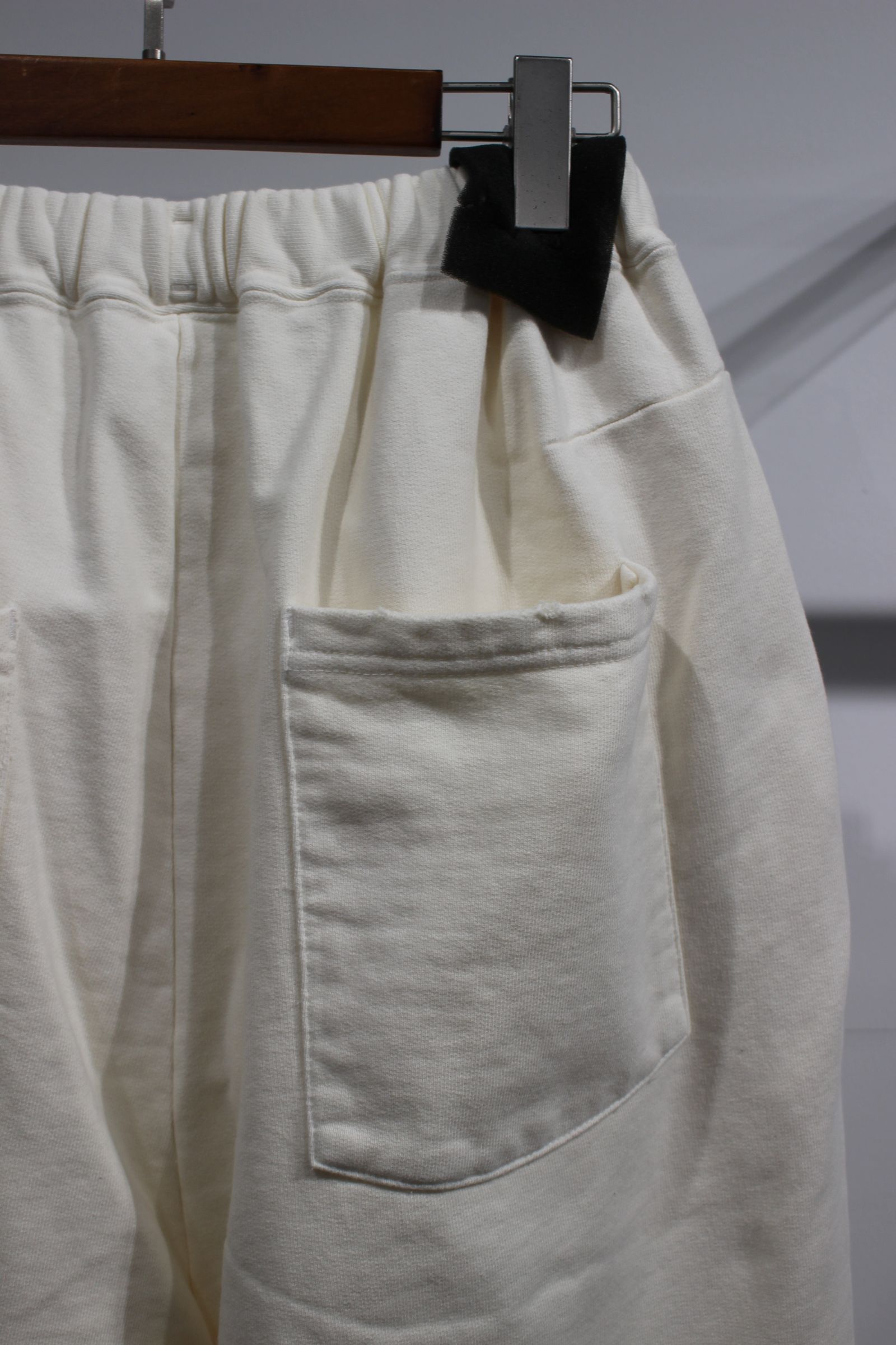 ANCELLM - TUCK SWEAT PANTS | WHITE | スウェットパンツ | NapsNote ANCELLM - TUCK SWEAT PANTS | WHITE | スウェットパンツ | NapsNote
