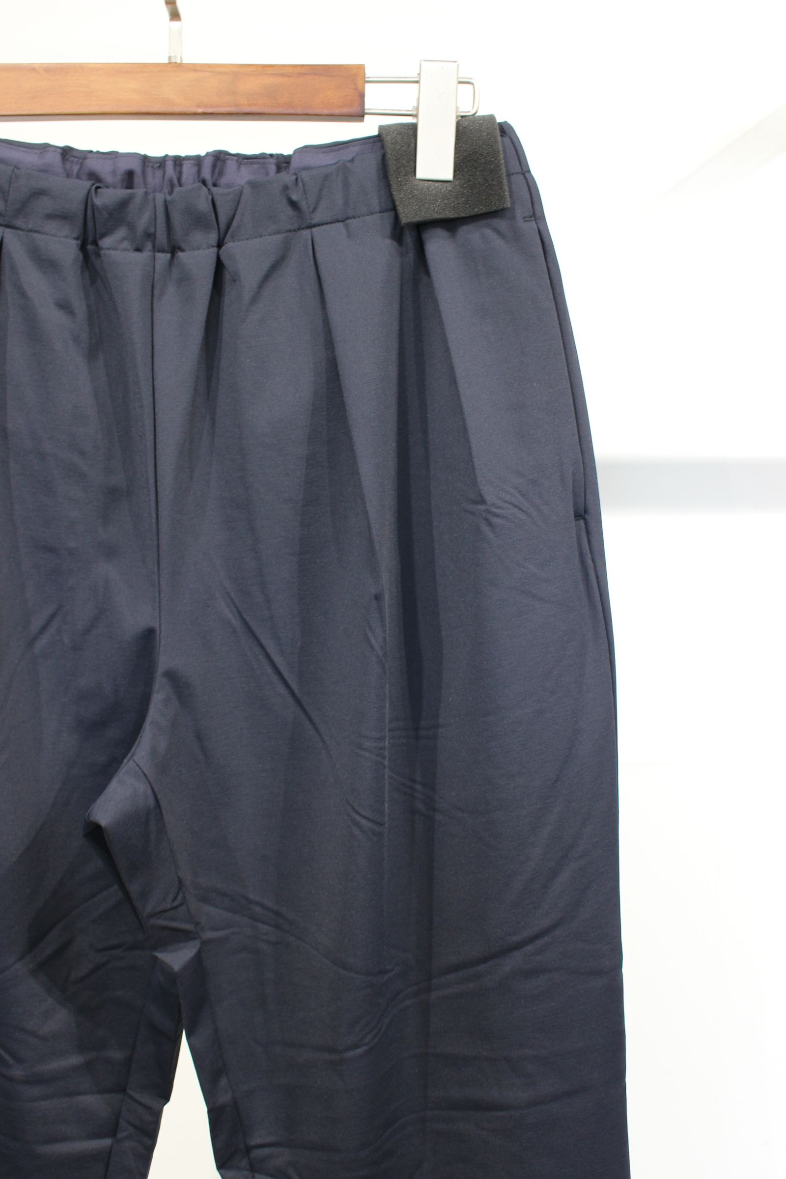 2TUCK TAPERED EZ PANTS -solid-/D.NAVY