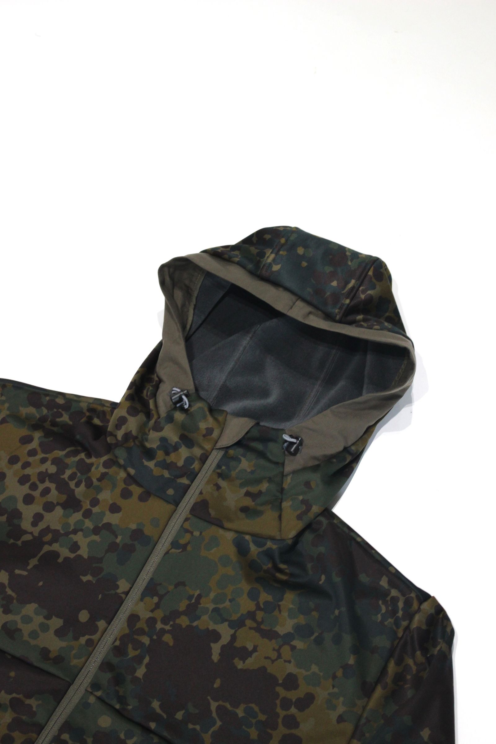 CURLY - ALL-PURPOSE PARKA “Camo”/ソフトシェルパーカ | NapsNote