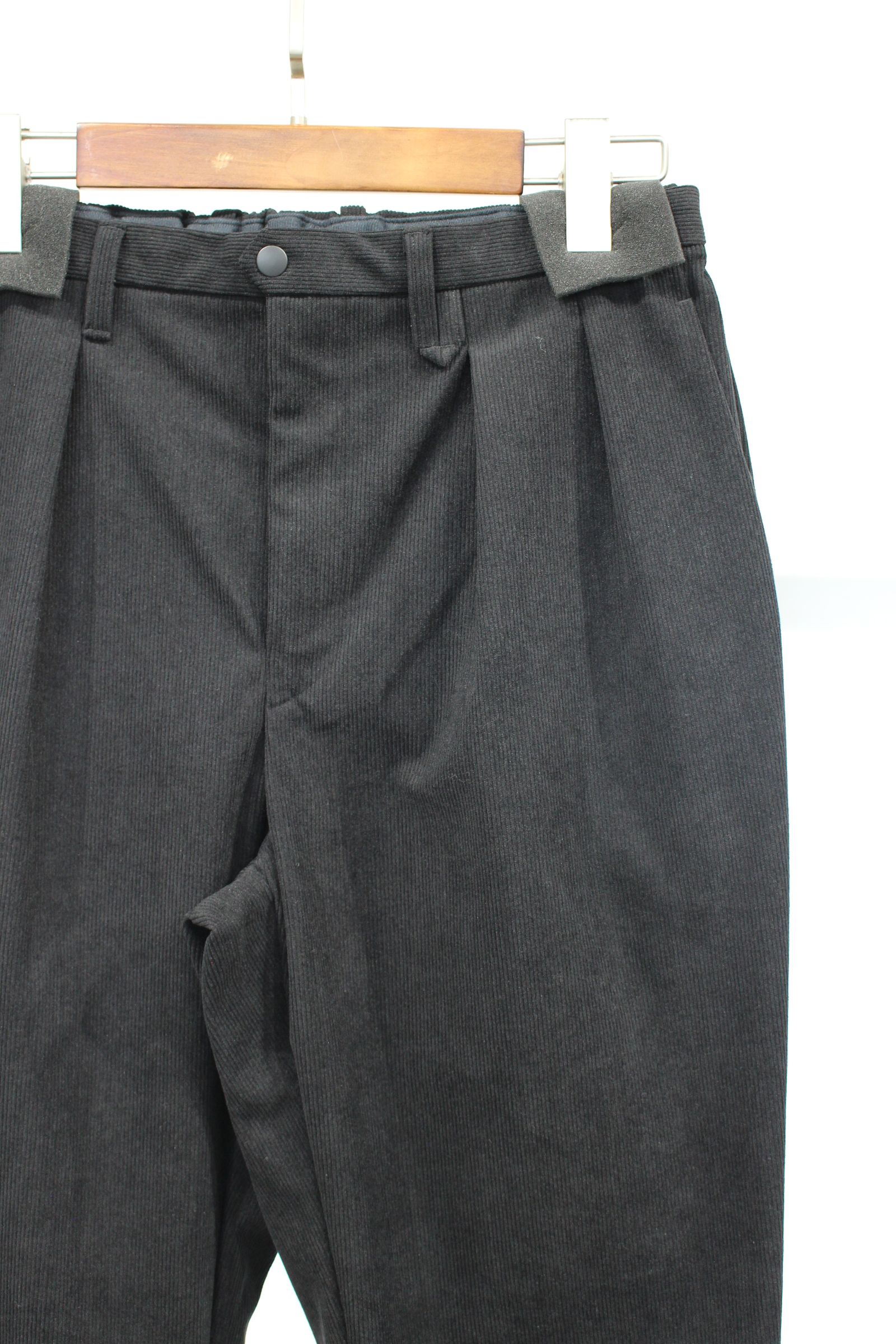 TRICOT CORDUROY TAPERED PANTS/BLACK