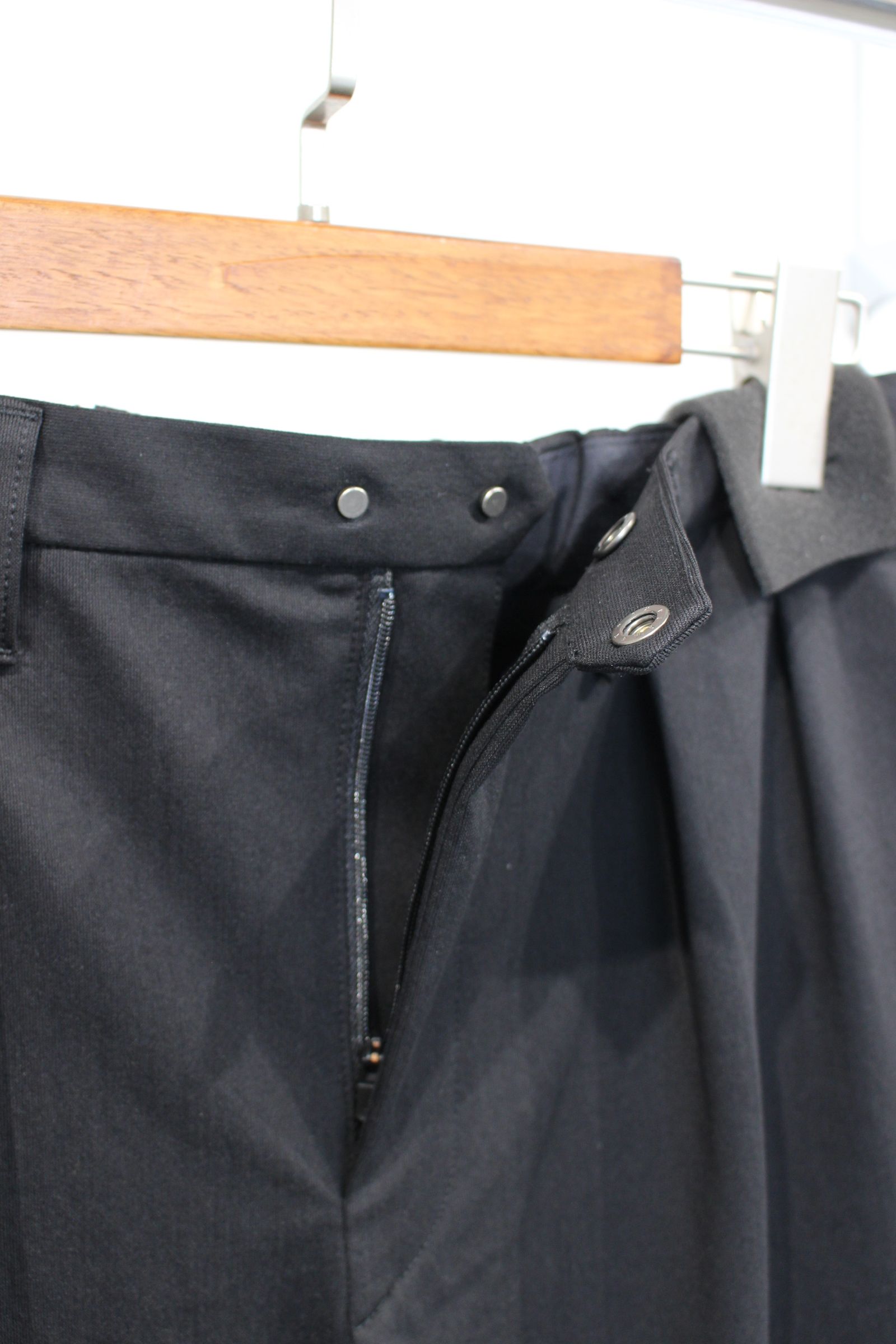 TRICOT TAPERED TROUSERS/BLACK