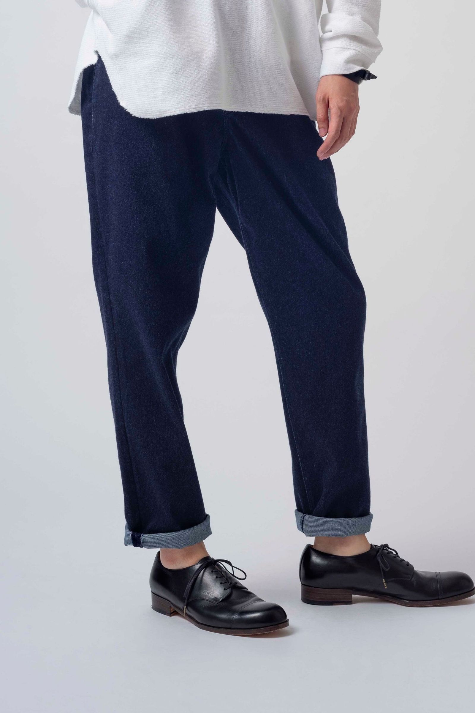 INDIGO 1TUCK EZ TAPERED SLACKS -ONE WASHED-/WASHED INDIGO