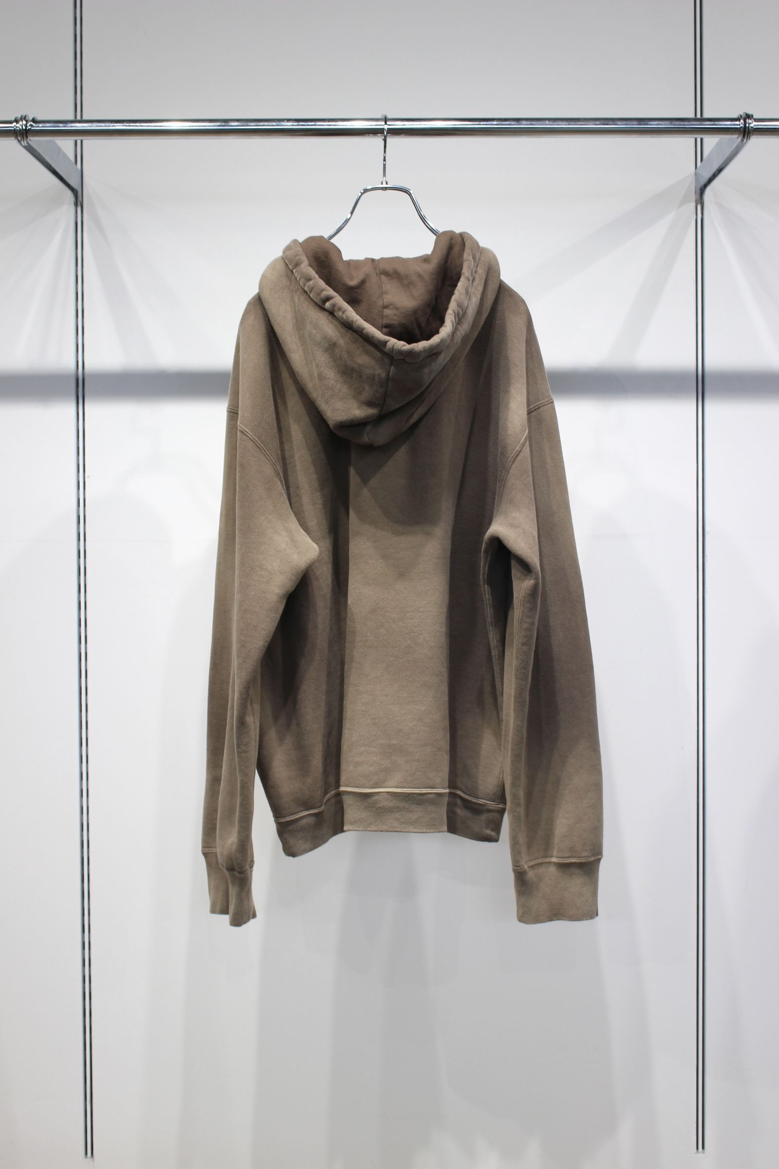 FLEECE-LINED SWEAT HOODIE | P.BEIGE | フーディー