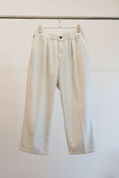 C/S TUCK EASY SLACKS | OFFWHITE | スラックス