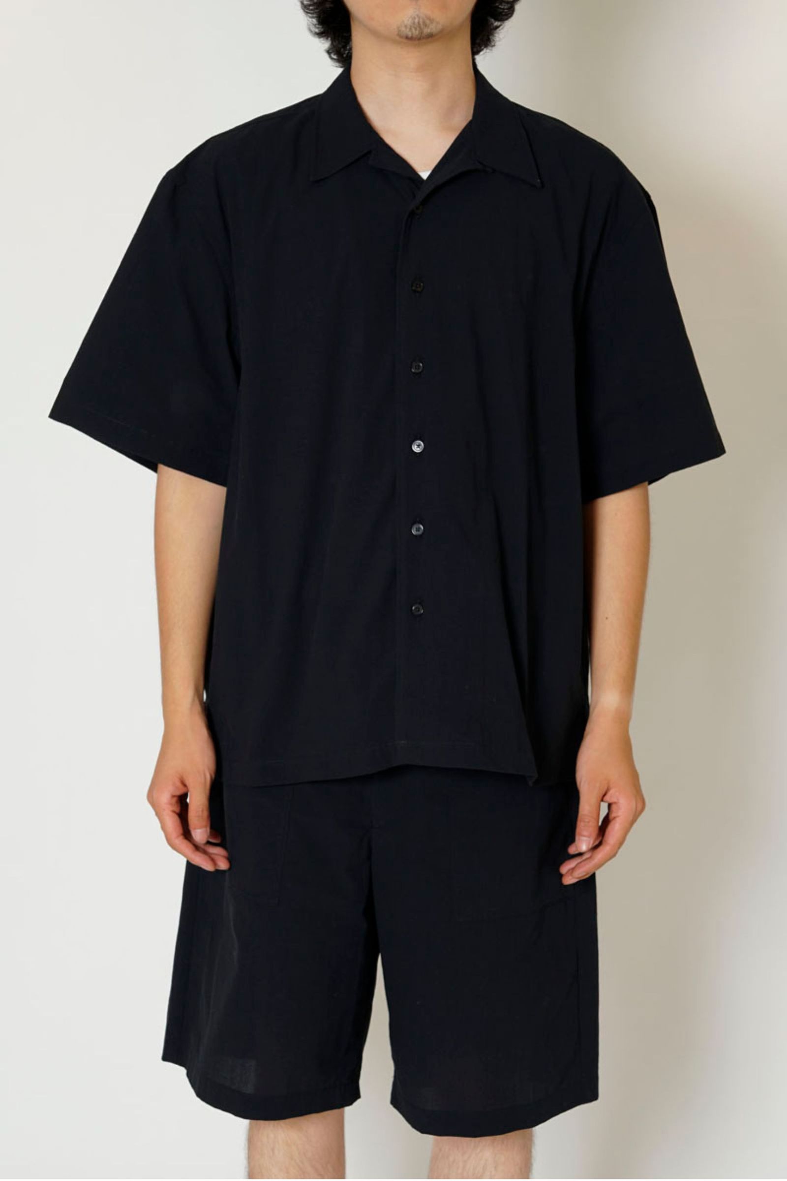 MICRO SUCKER OPEN COLLAR S/S SHIRT/BLACK
