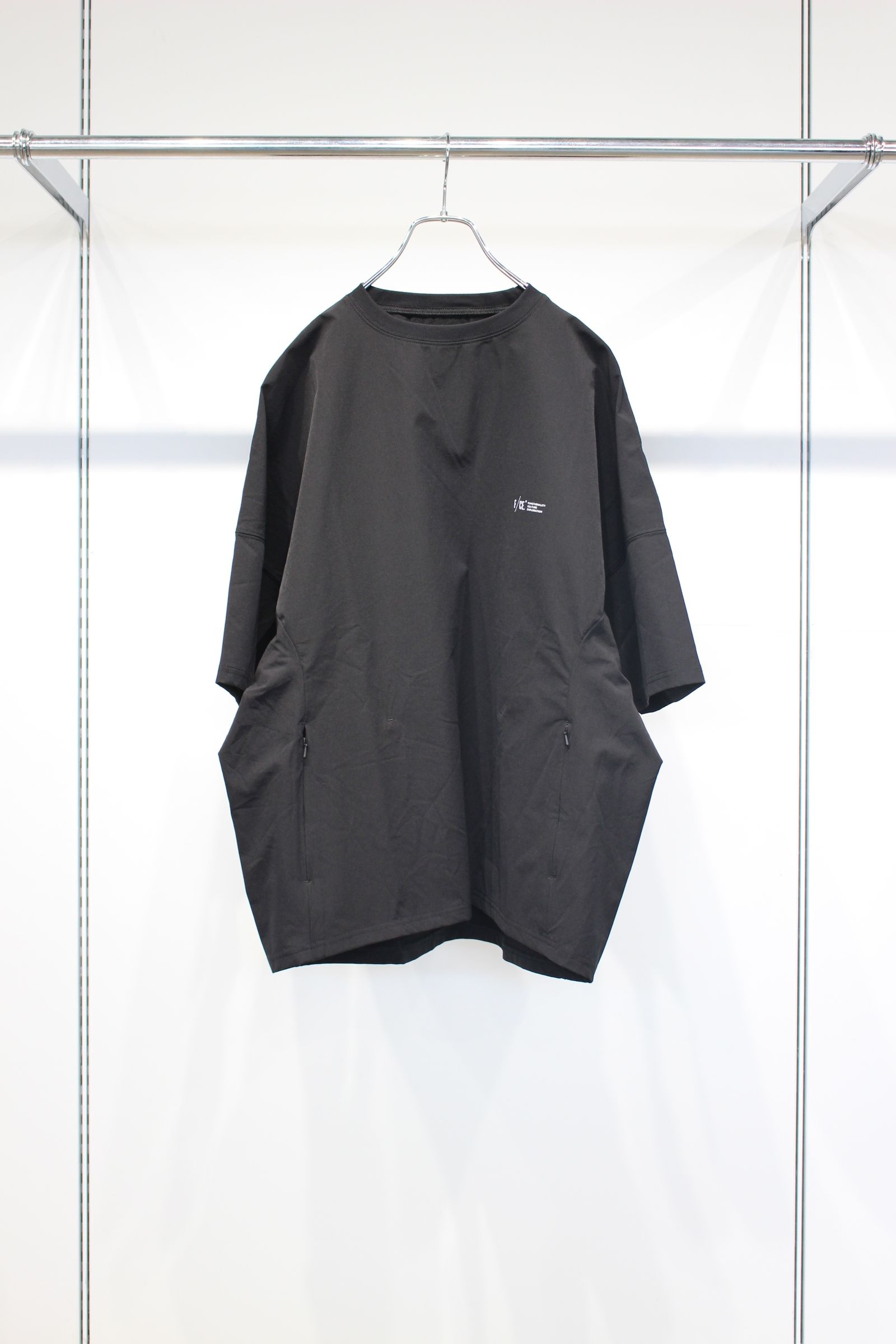 AMPHIBIOUS T-SHIRT | Black | リラックスカットソー