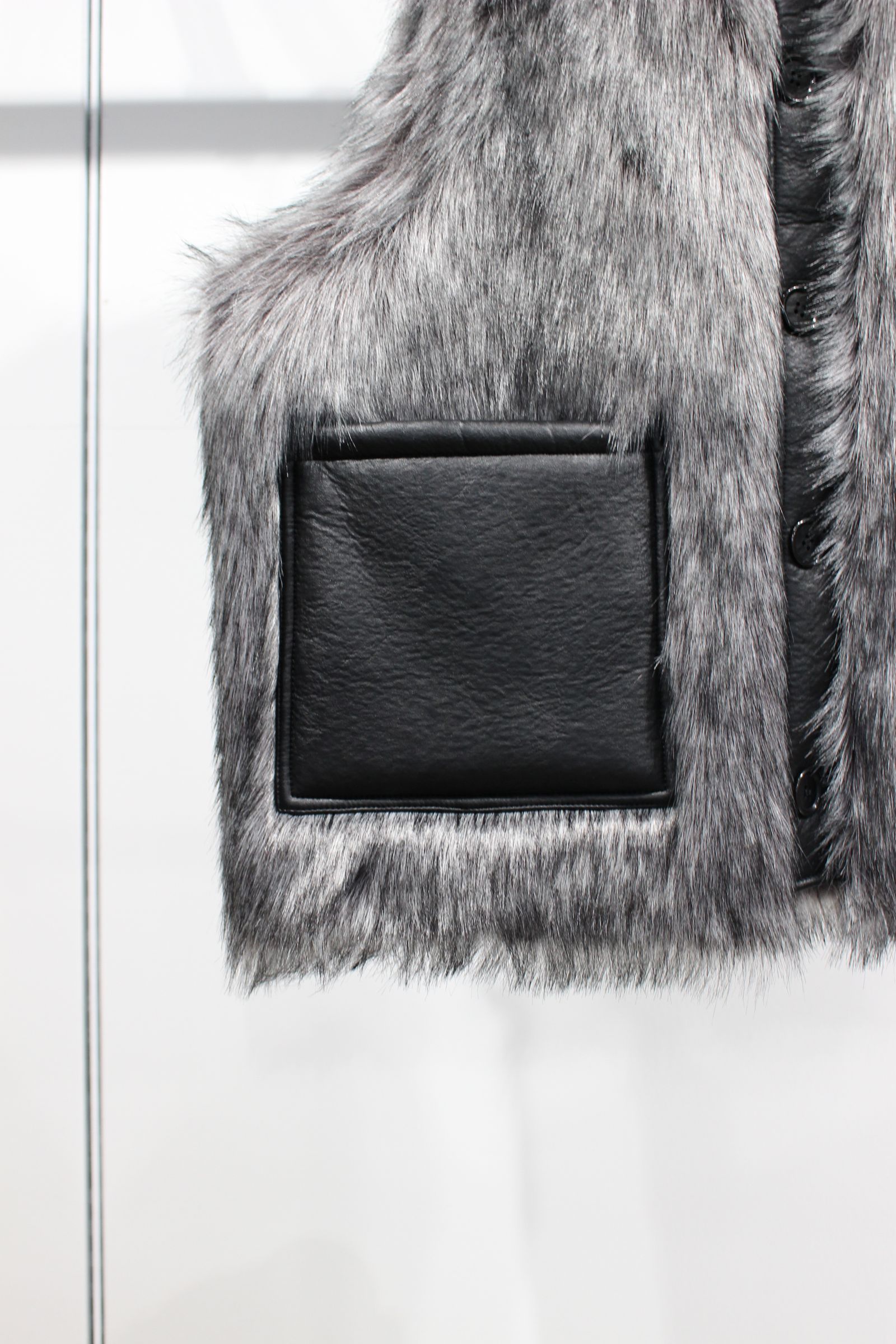 FUR VEST/GRAY